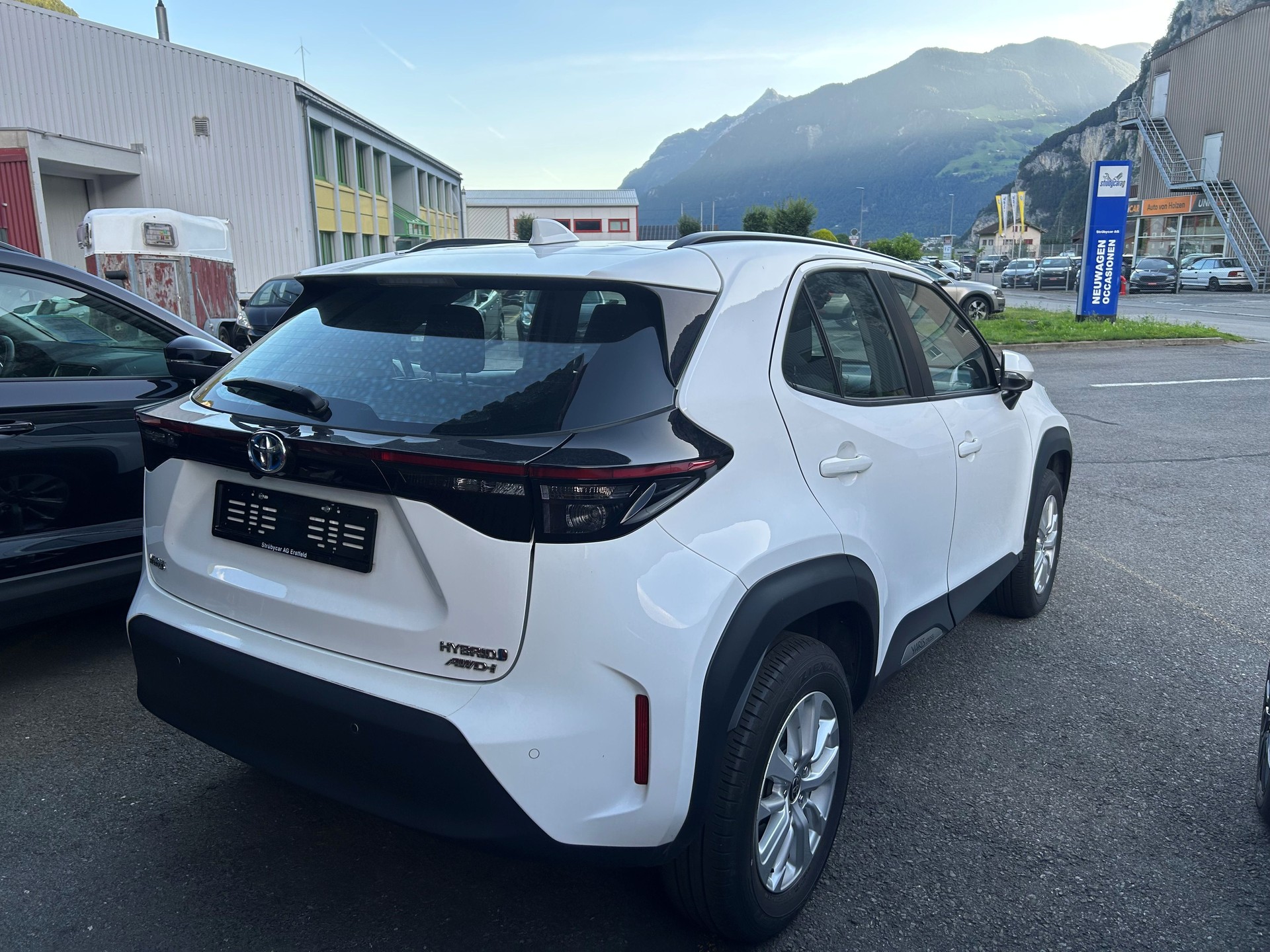 TOYOTA Yaris Cross 1.5 Trend e-CVT AWDi-image-2