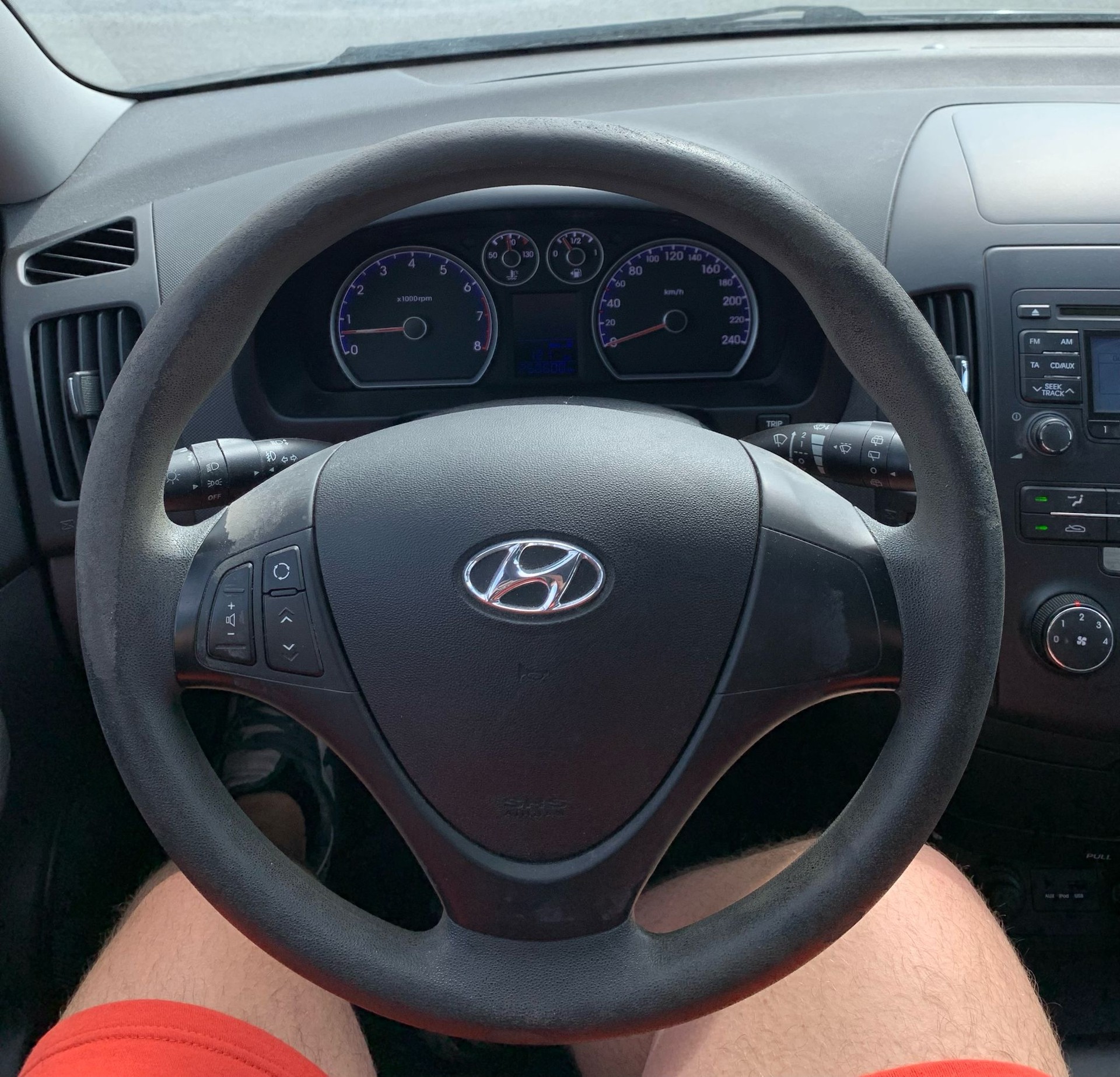 HYUNDAI i30 1.4 Comfort Limousine-image-8