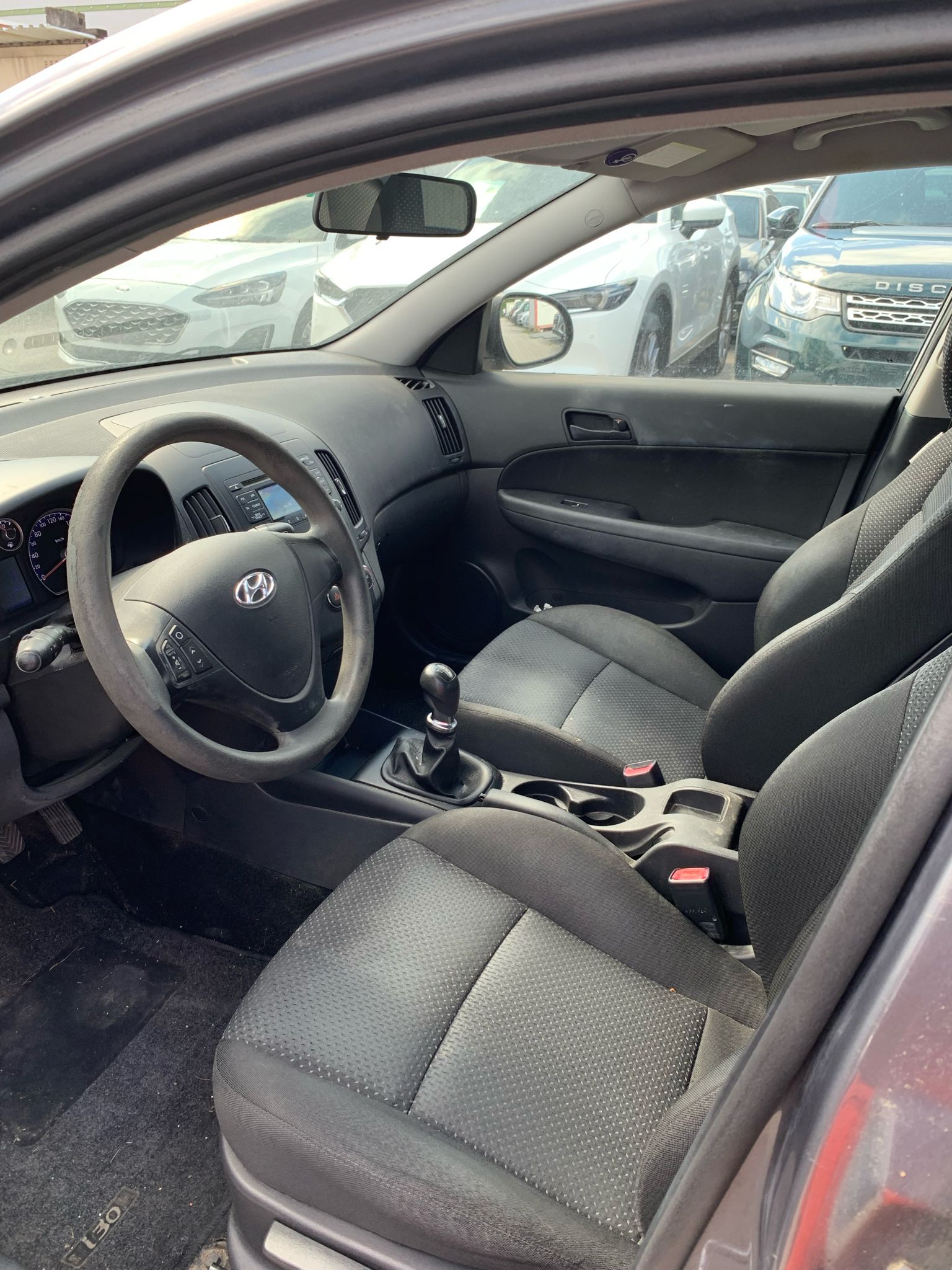 HYUNDAI i30 1.4 Comfort Limousine-image-11