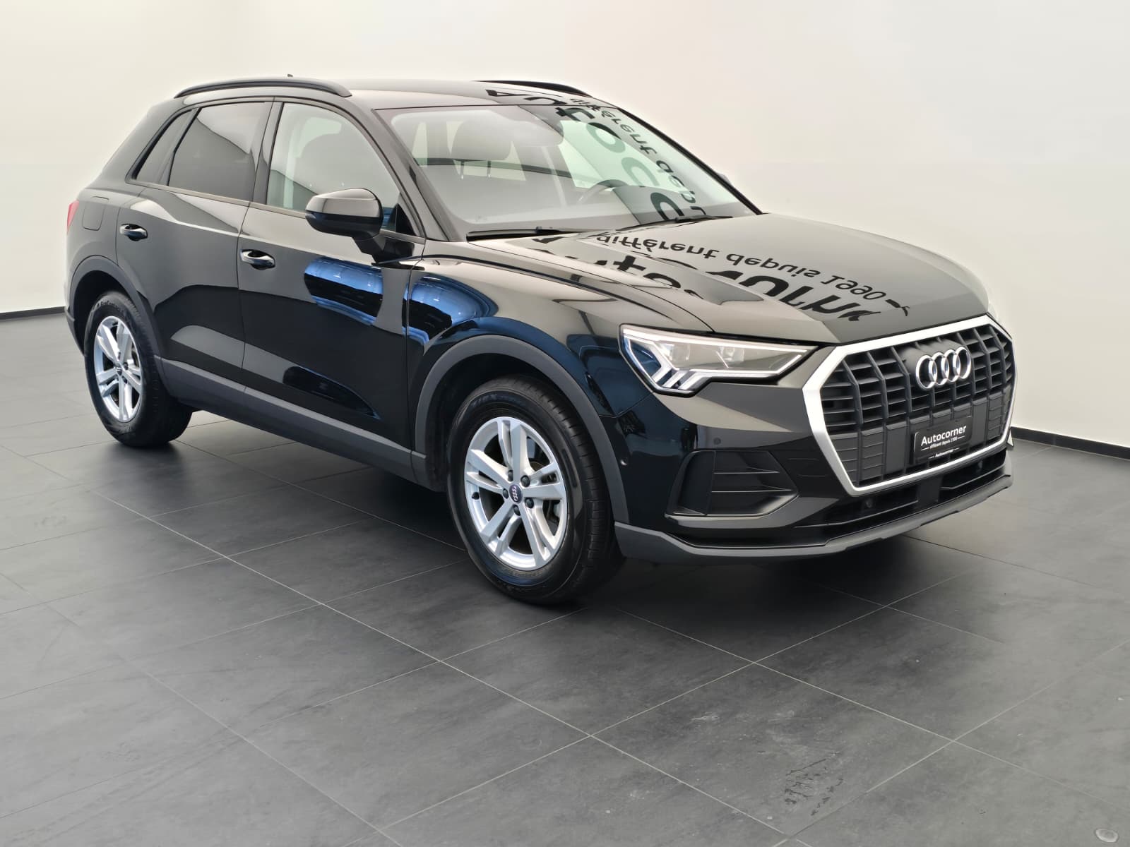 AUDI Q3 35 TFSI S line S-tronic-image-4