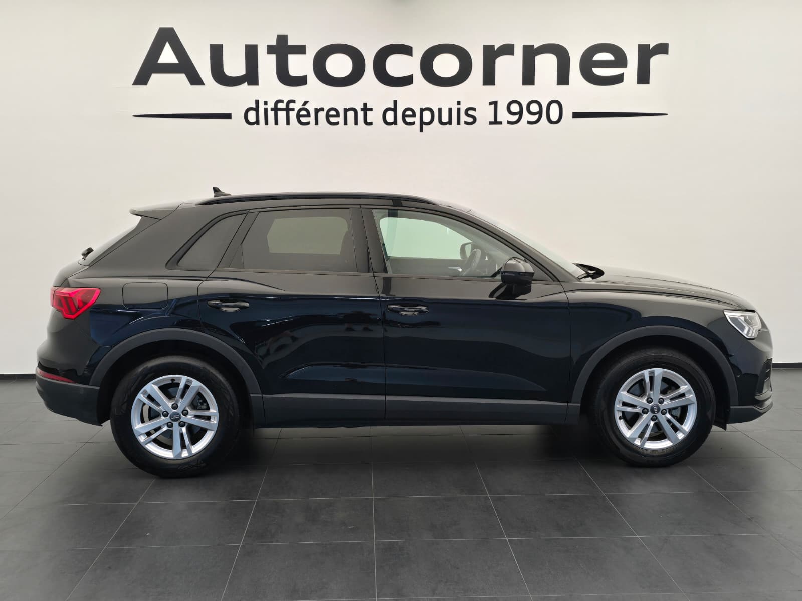 AUDI Q3 35 TFSI S line S-tronic-image-5