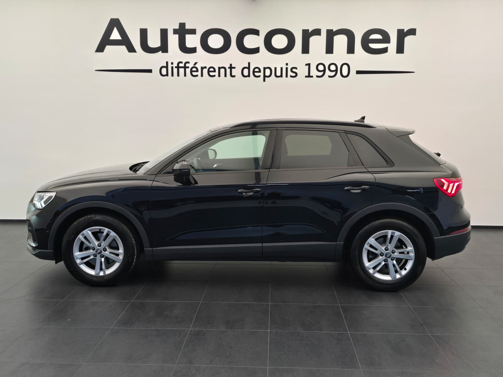 AUDI Q3 35 TFSI S line S-tronic-image-1