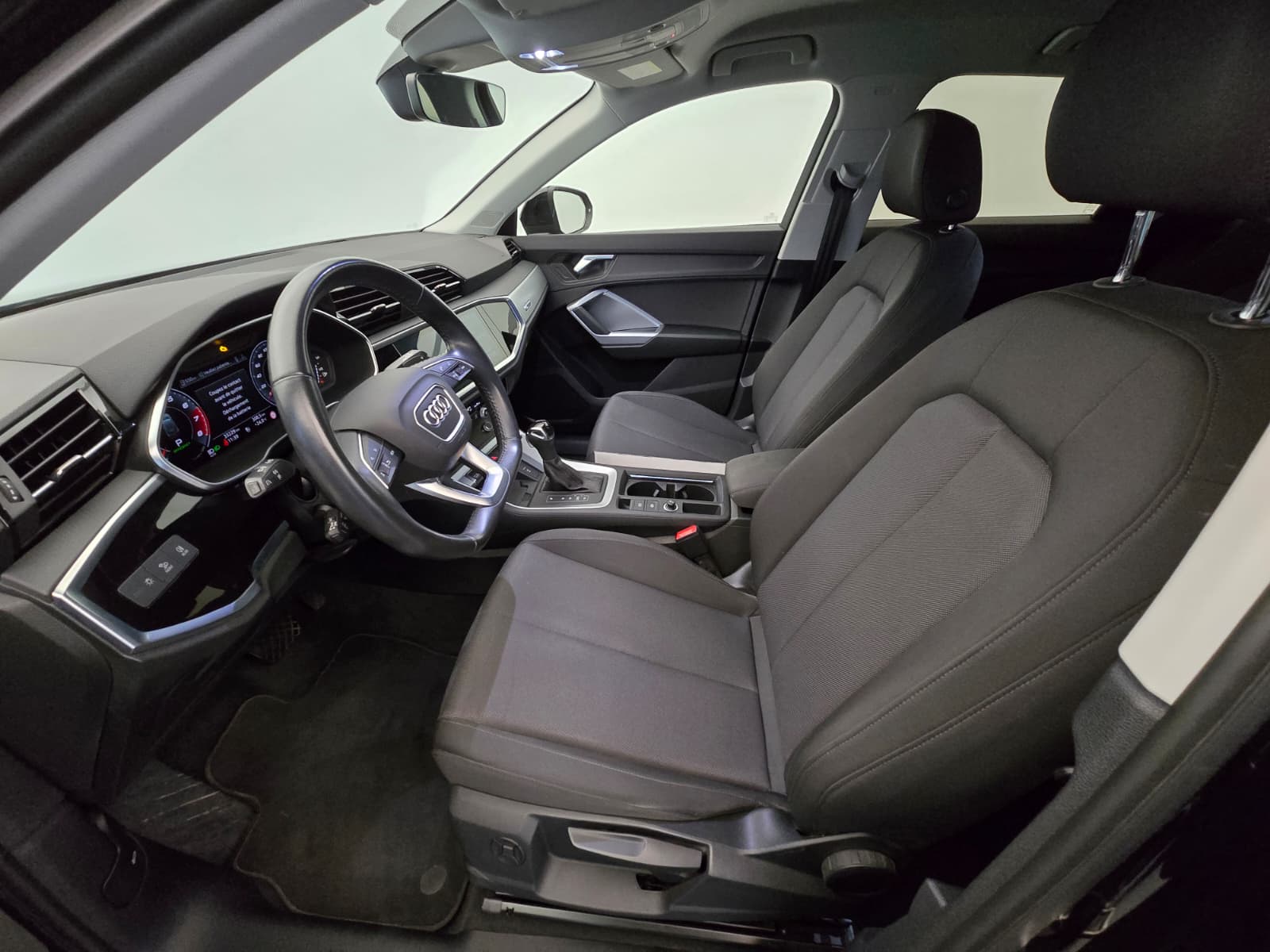 AUDI Q3 35 TFSI S line S-tronic-image-11
