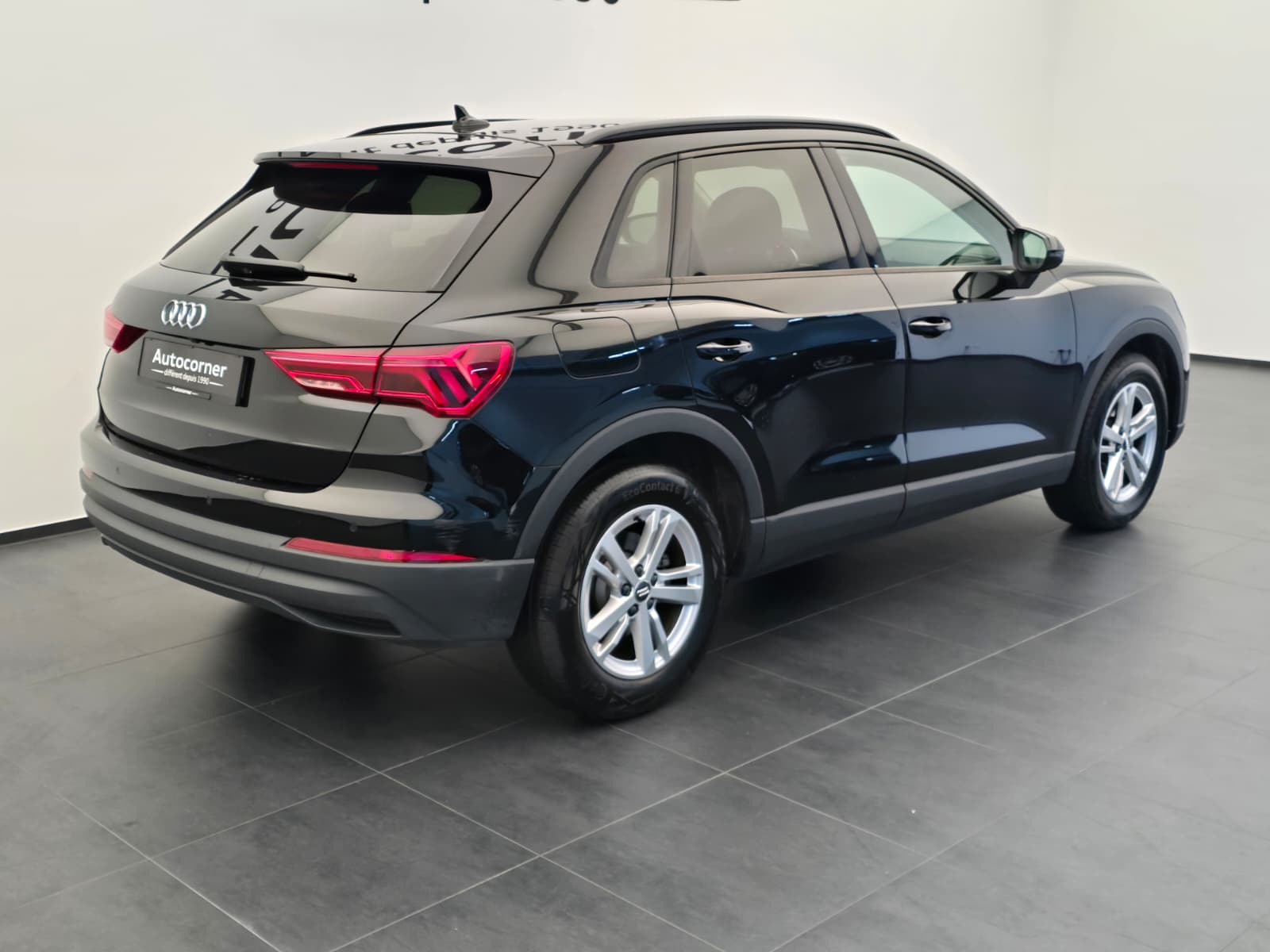 AUDI Q3 35 TFSI S line S-tronic-image-6