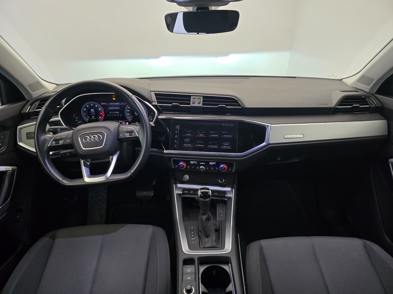 AUDI Q3 35 TFSI S line S-tronic-image-9