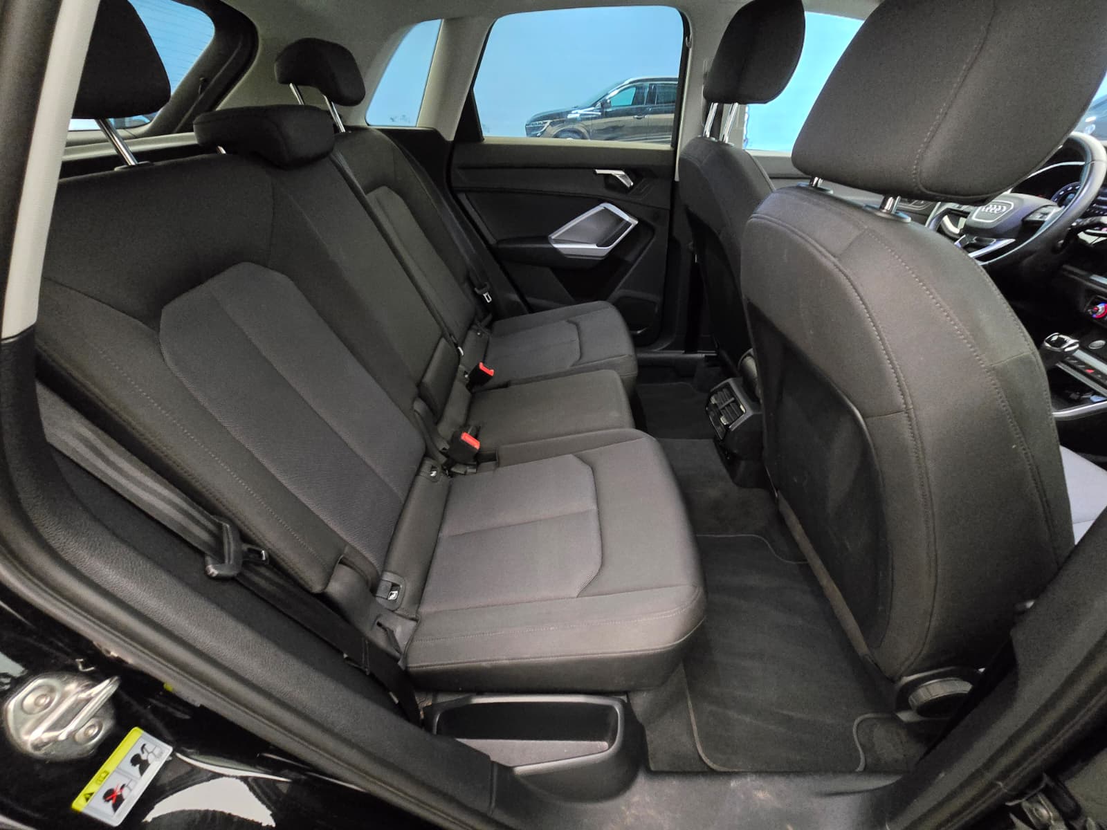 AUDI Q3 35 TFSI S line S-tronic-image-14