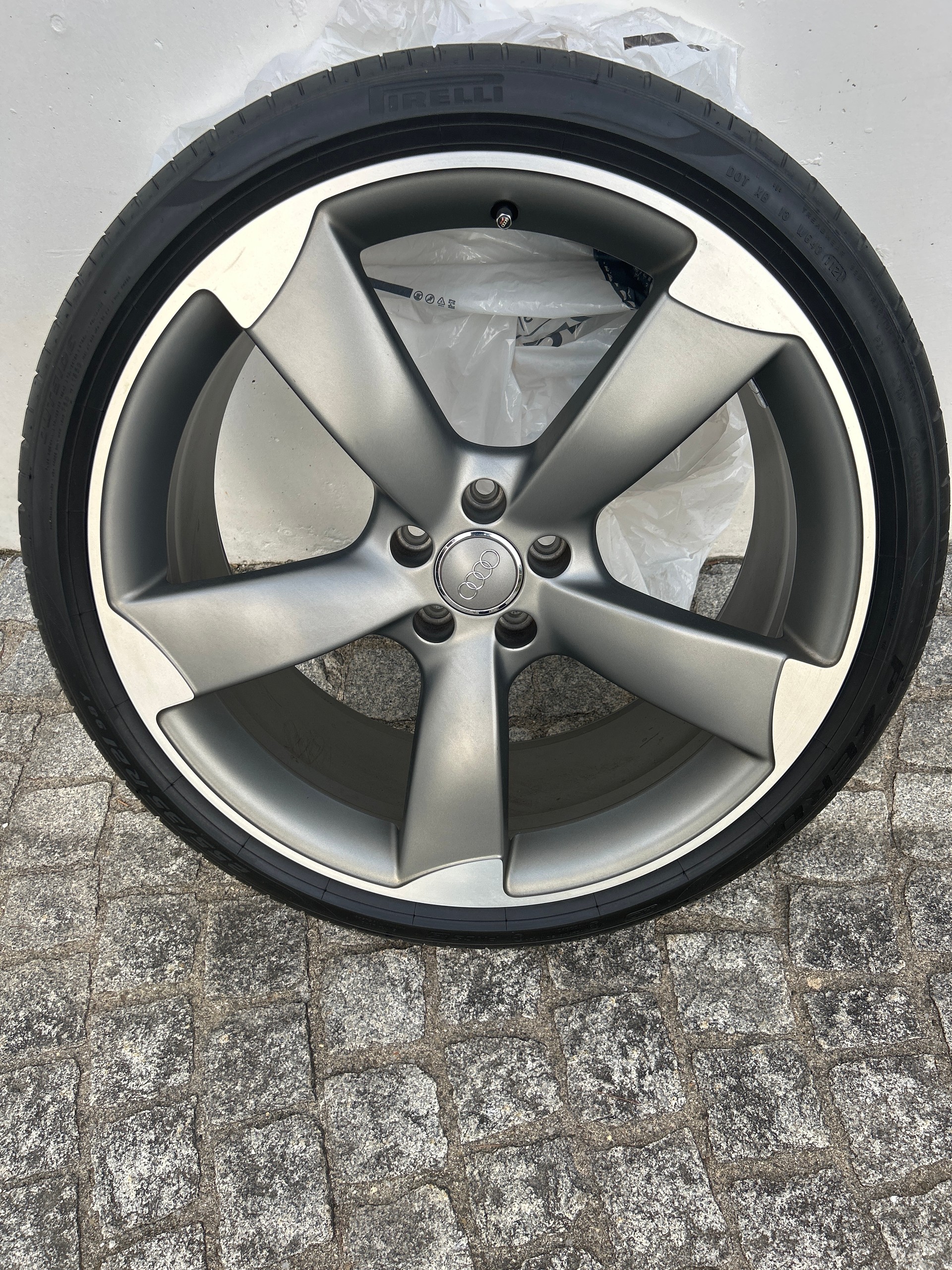 AUDI RS6 Avant 4.0 TFSI V8 quattro Tiptronic Keramikbremsanlage, und alles Zubehör-image-15