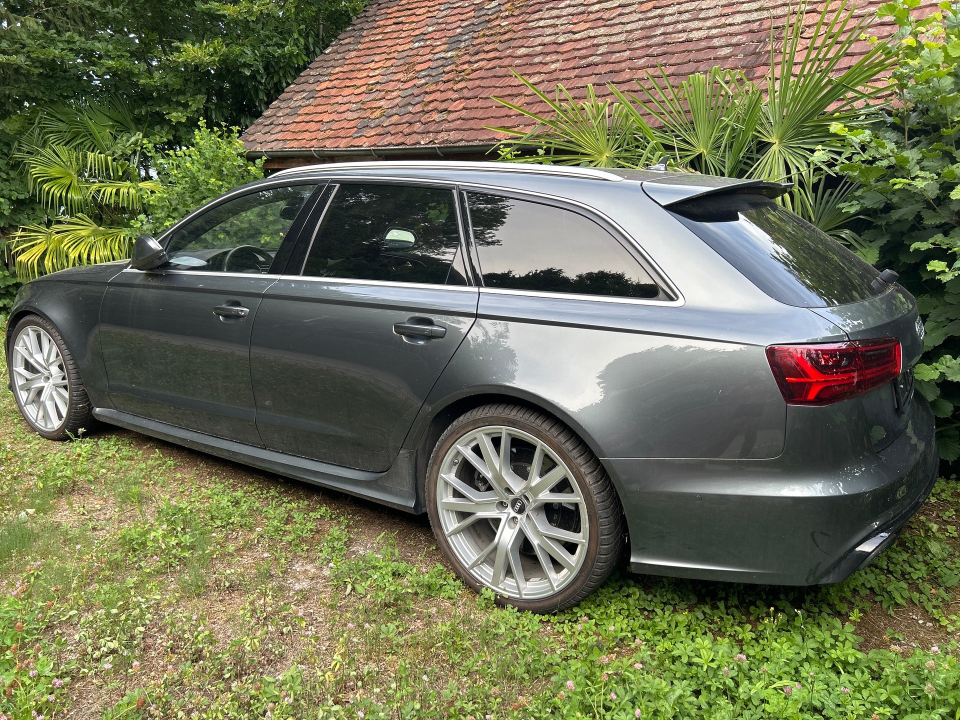AUDI RS6 Avant 4.0 TFSI V8 quattro Tiptronic Keramikbremsanlage, und alles Zubehör-image-5
