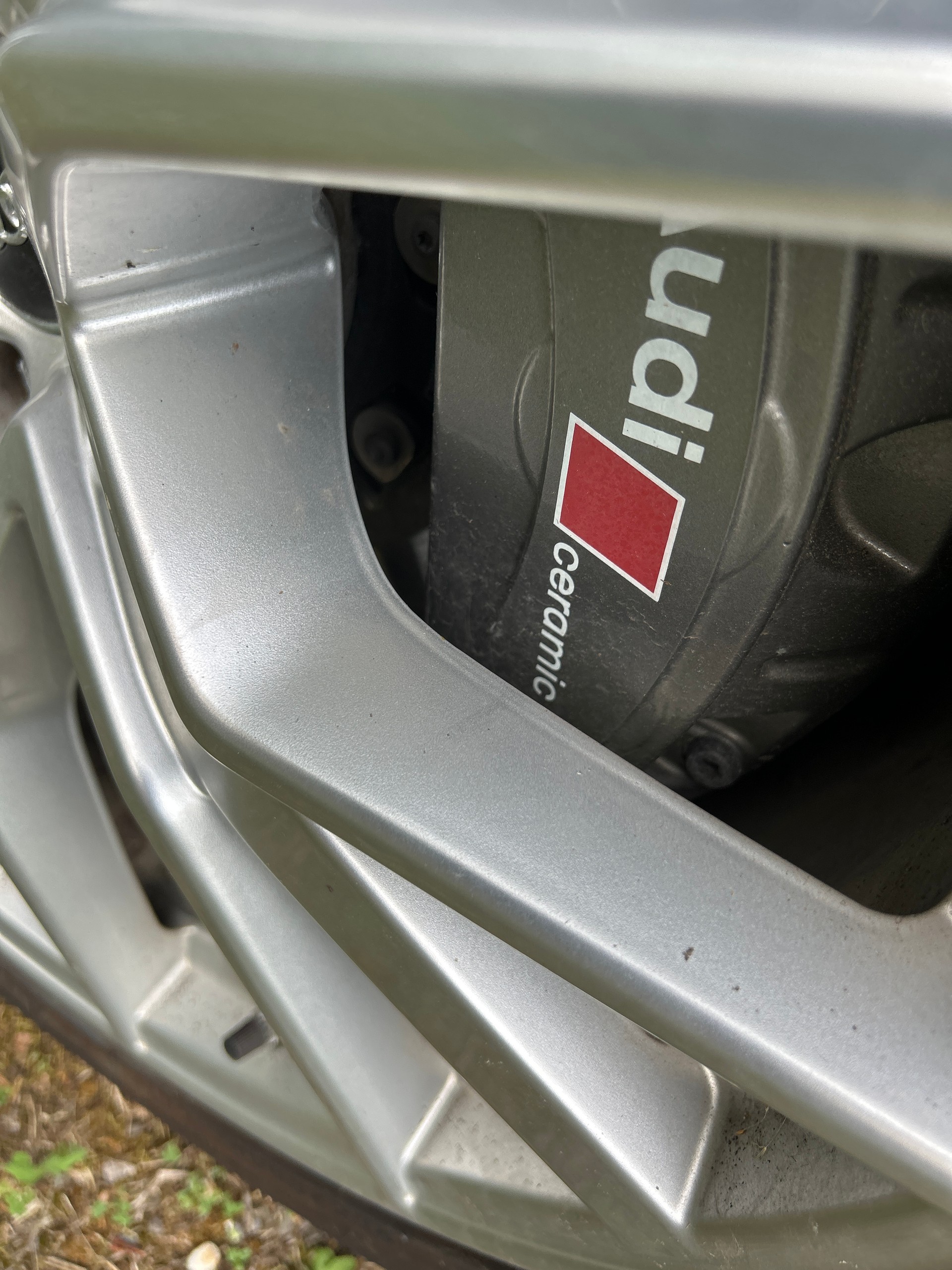AUDI RS6 Avant 4.0 TFSI V8 quattro Tiptronic Keramikbremsanlage, und alles Zubehör-image-4
