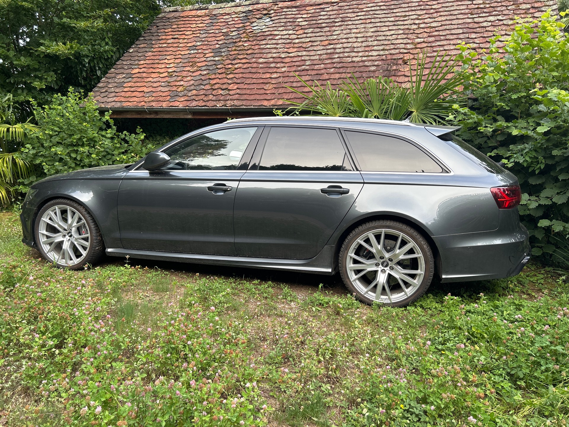 AUDI RS6 Avant 4.0 TFSI V8 quattro Tiptronic Keramikbremsanlage, und alles Zubehör-image-0