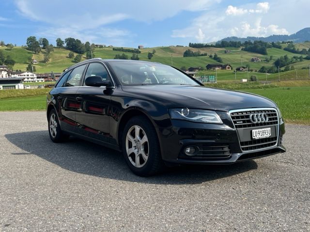 AUDI A4 Avant 1.8 TFSI quattro-image-1