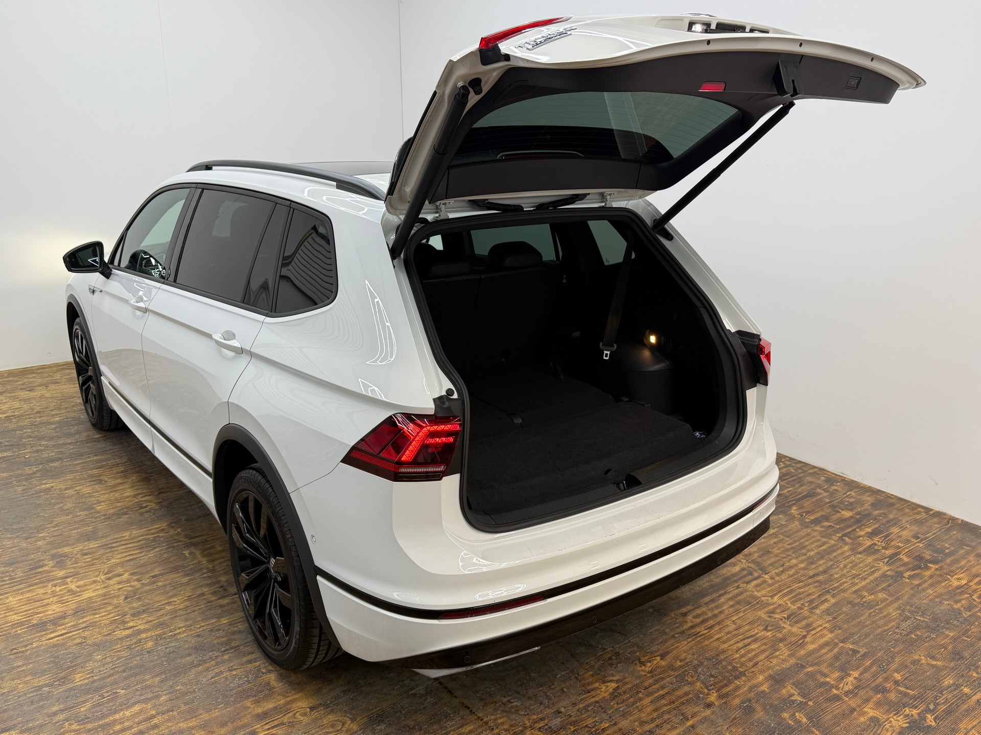VW Tiguan Allspace 2.0 TDI SCR Highline 4MotionDSG-image-23