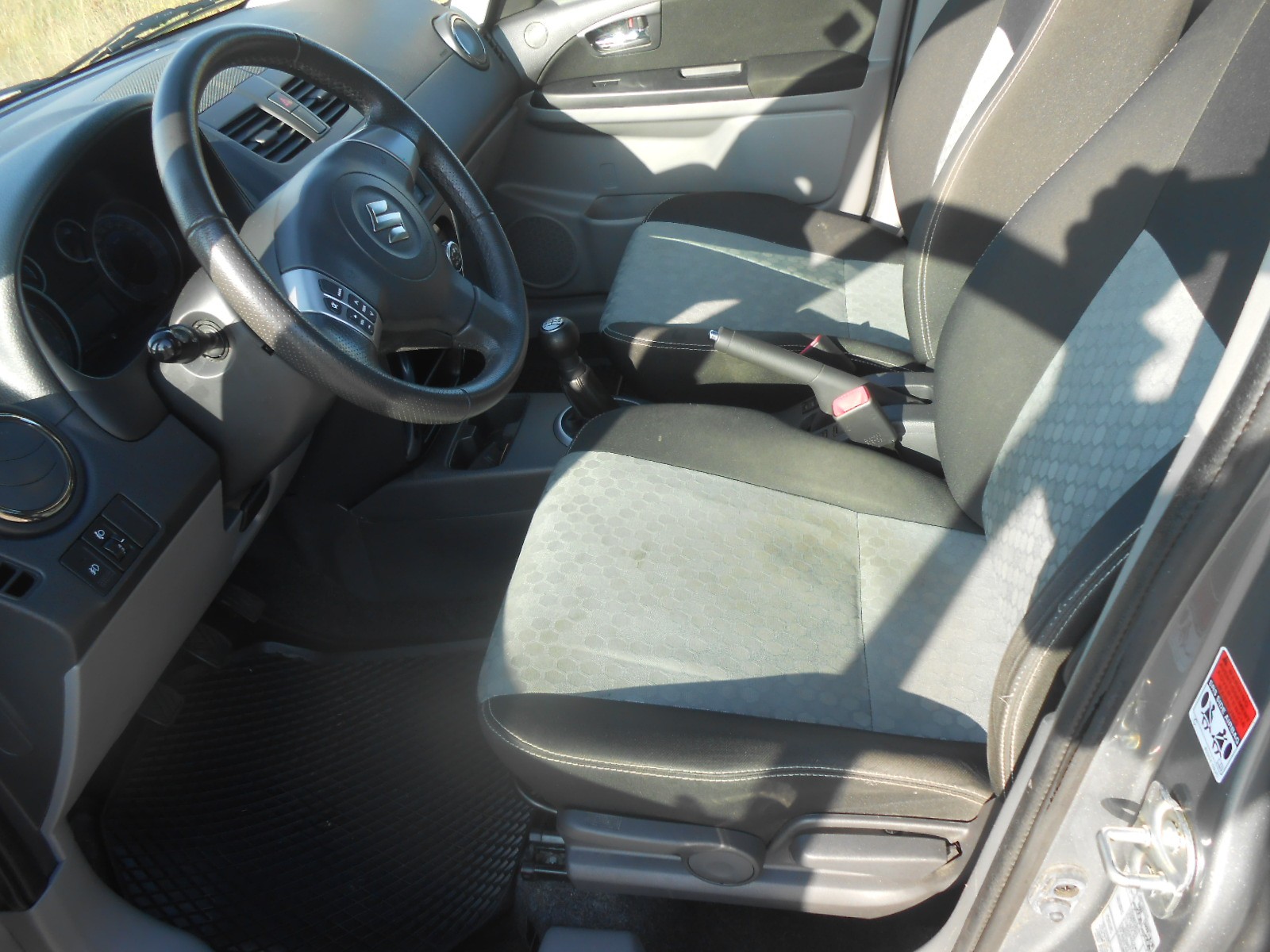 SUZUKI SX4 1.6 16V GL Piz Sulai 4WD-image-9