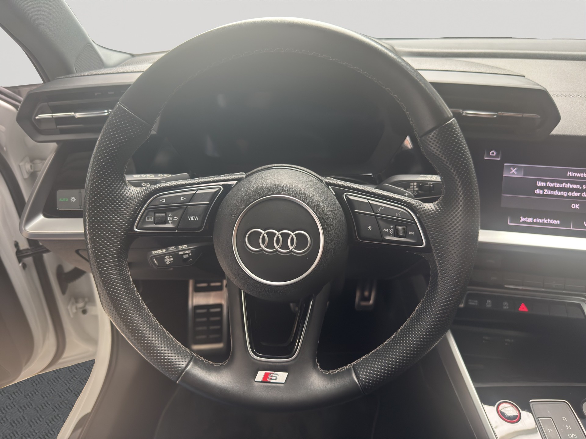 AUDI S3 Sportback 2.0 TFSI quattro S-tronic-image-9