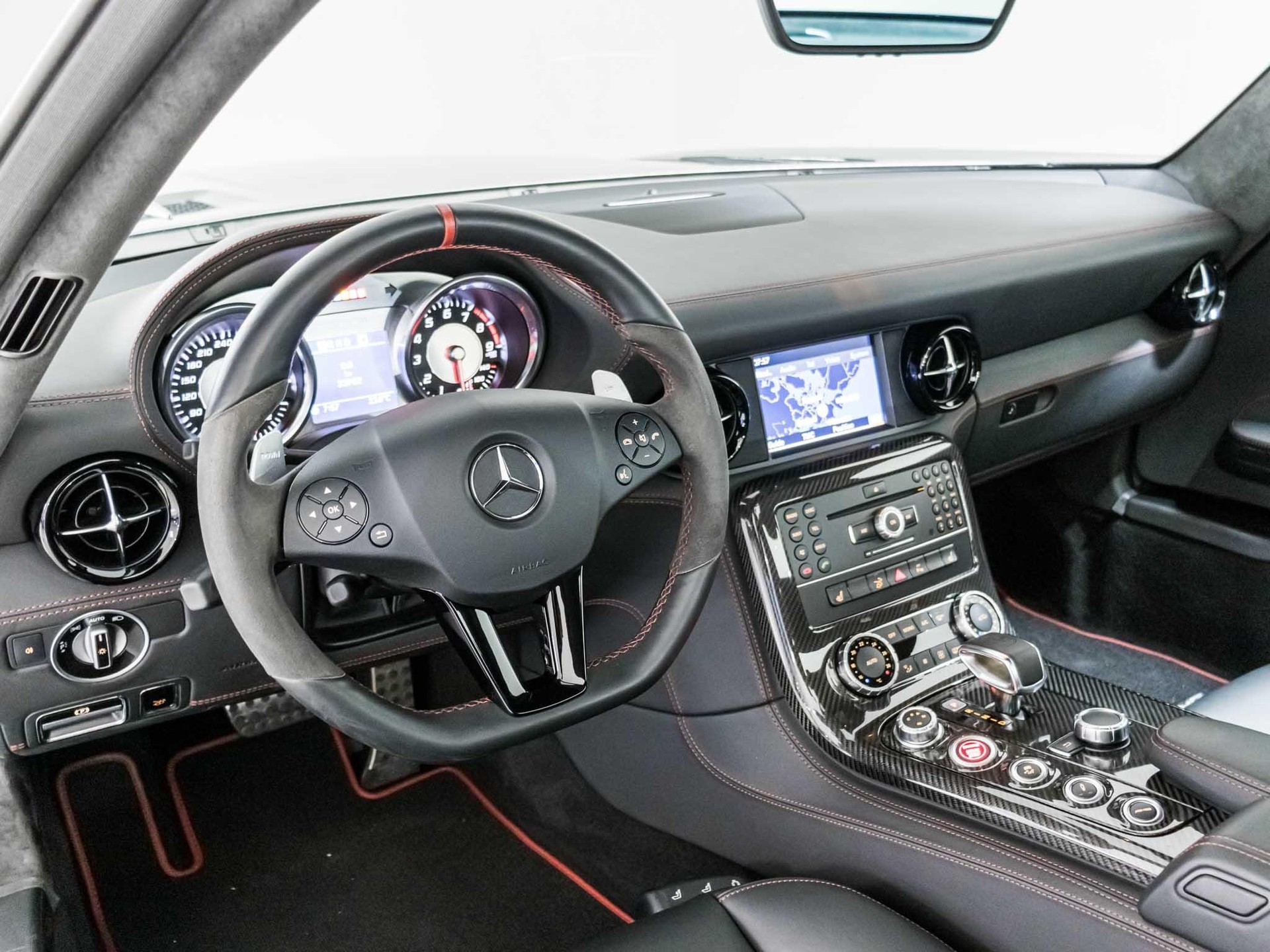 MERCEDES-BENZ SLS 63 AMG GT-image-7