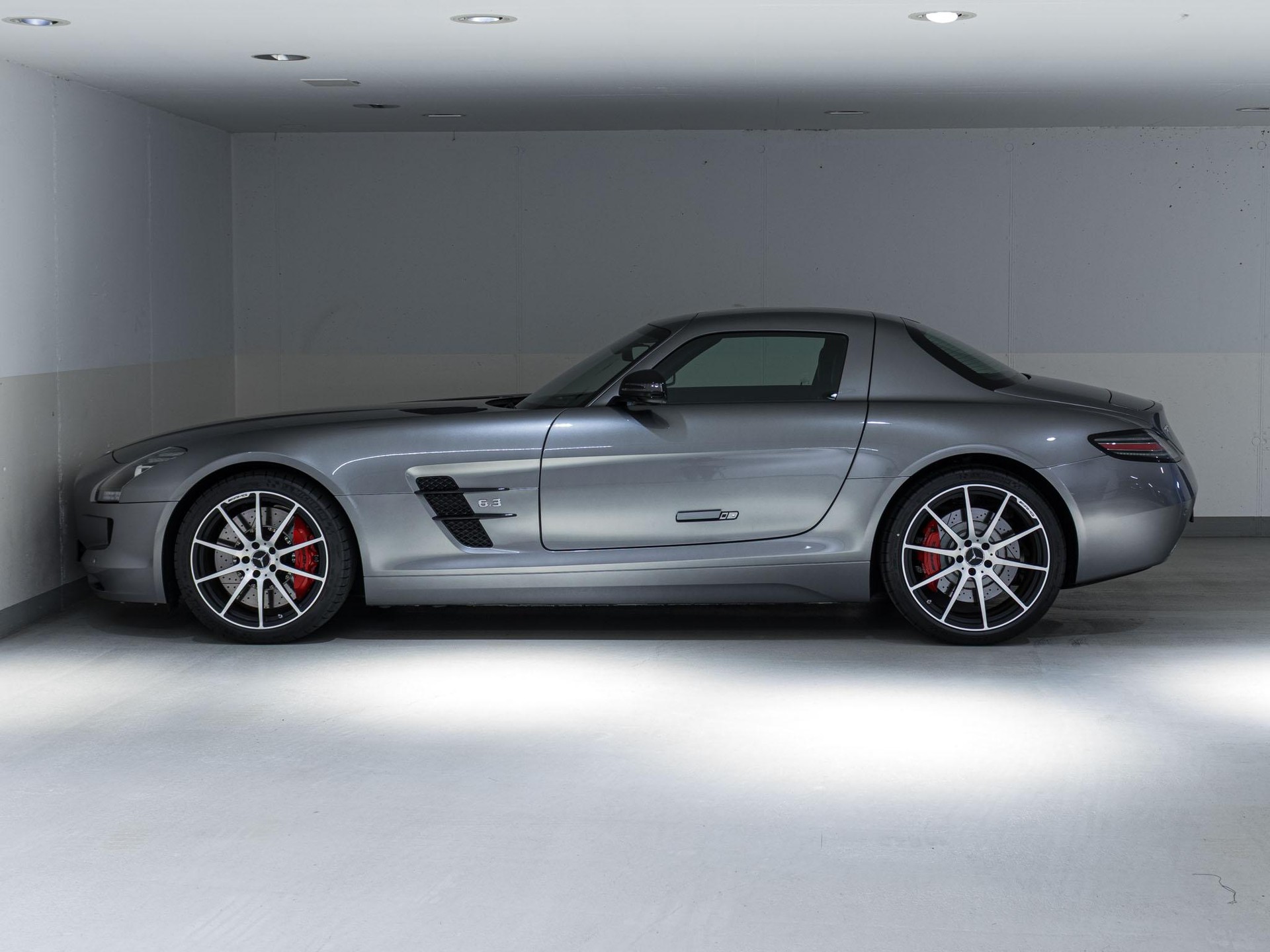 MERCEDES-BENZ SLS 63 AMG GT-image-4