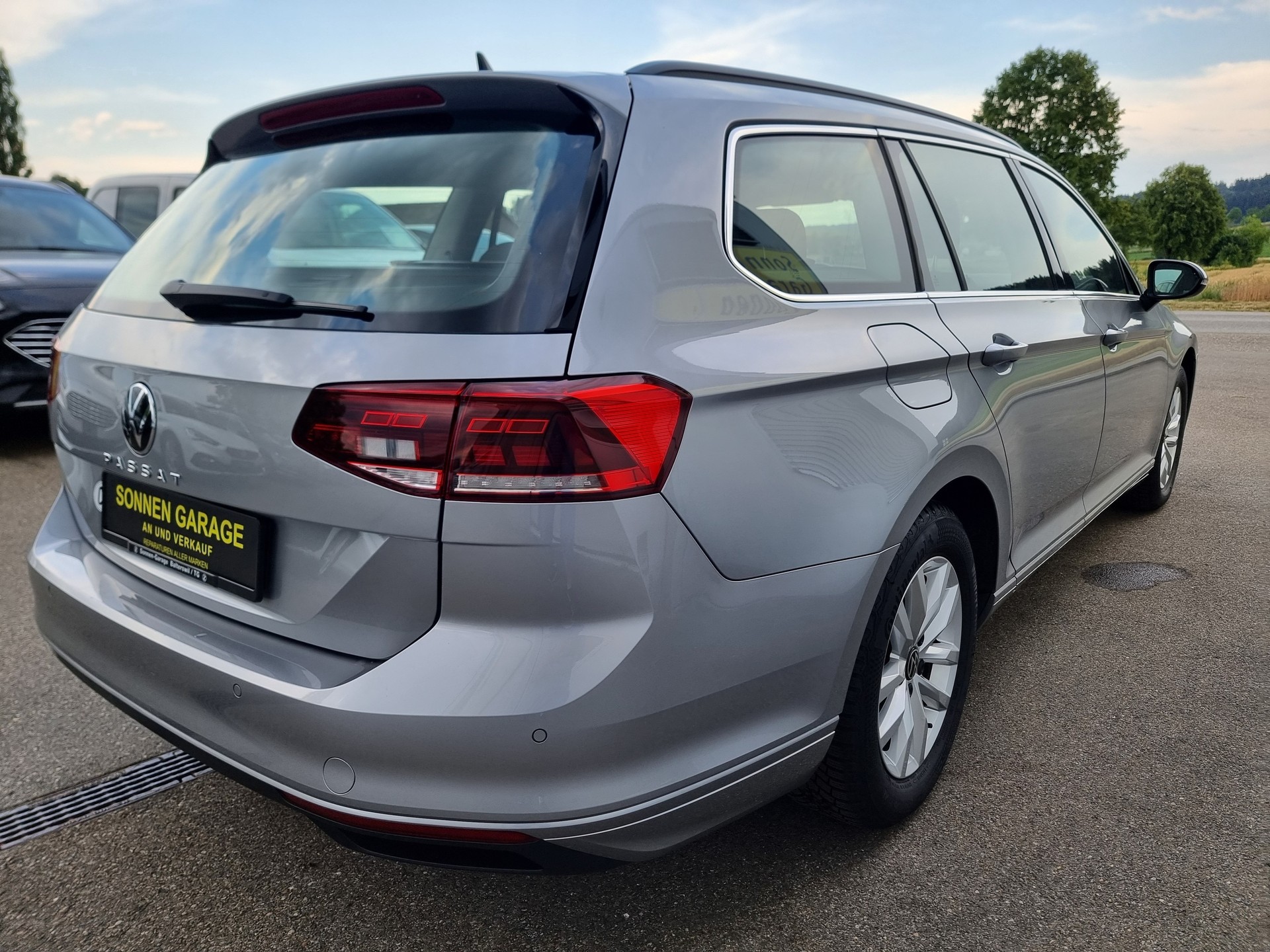 VW Passat 2.0 TDI BMT Business DSG-image-10