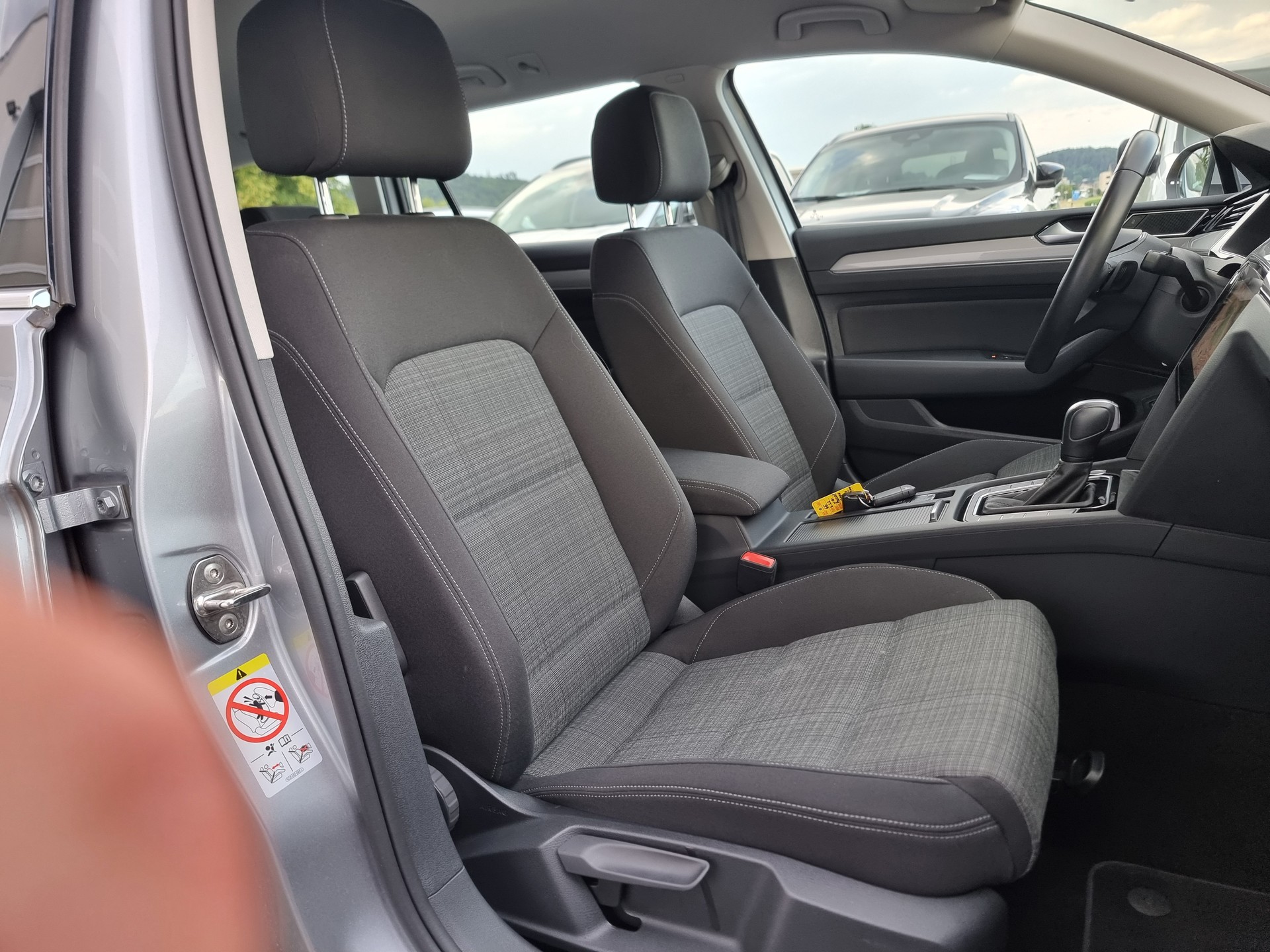 VW Passat 2.0 TDI BMT Business DSG-image-8