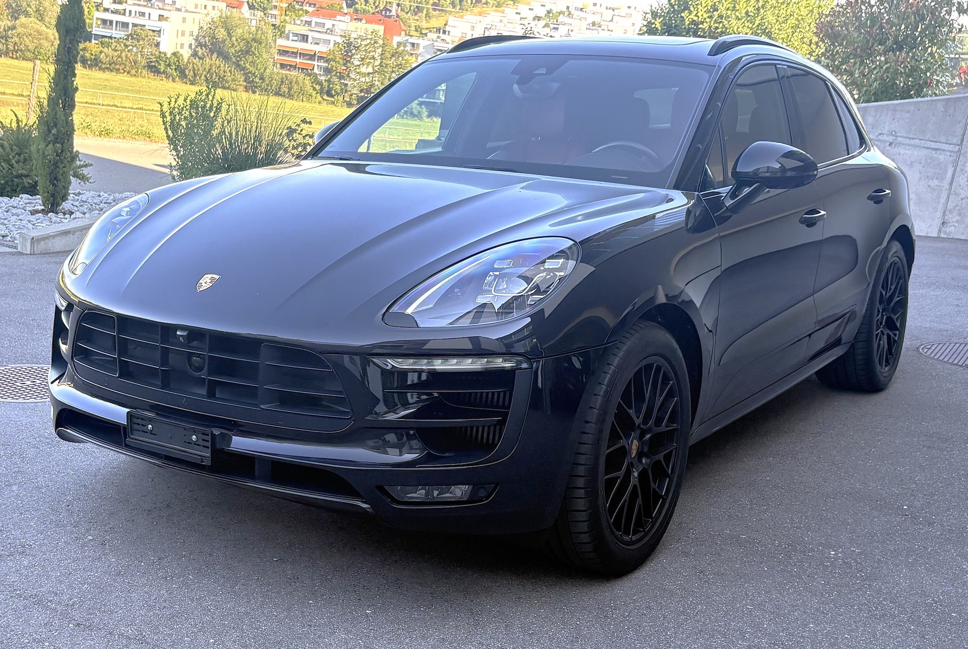 PORSCHE 3.0 V6 GTS-image-0
