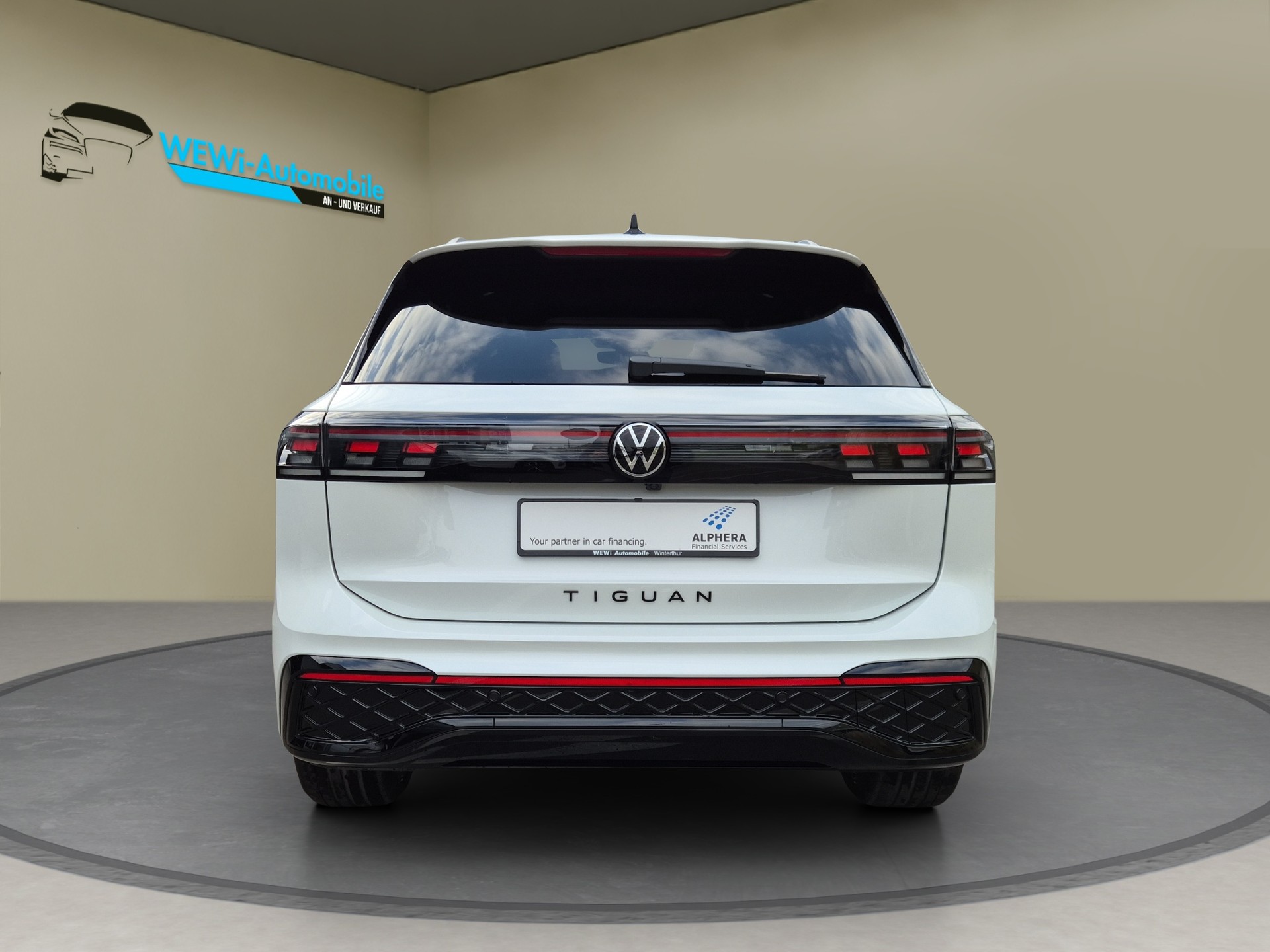 VW Tiguan 2.0 TSI DSG R-Line 4Motion-image-5