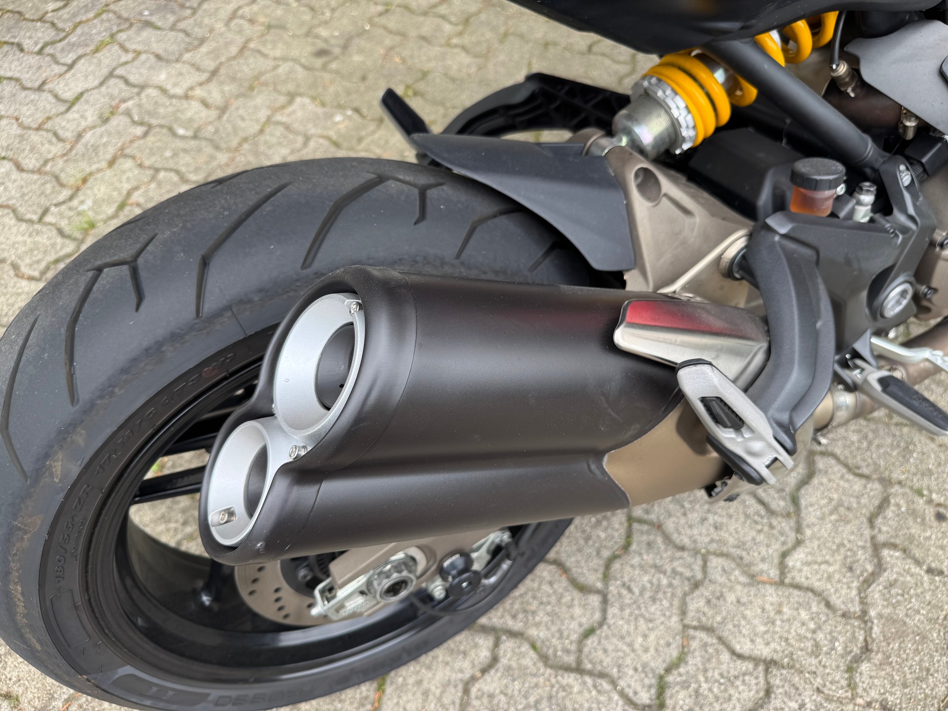 DUCATI MONSTER 821-image-7