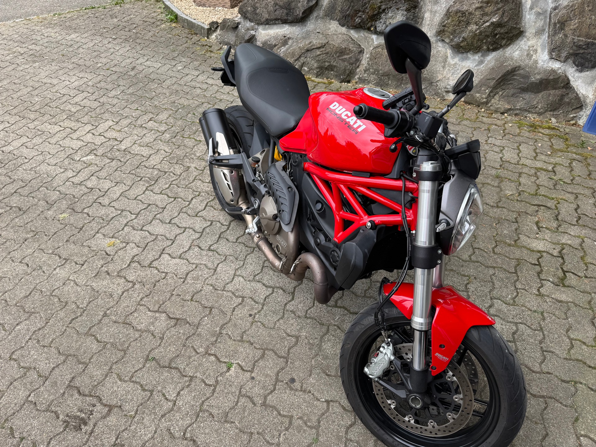DUCATI MONSTER 821-image-1