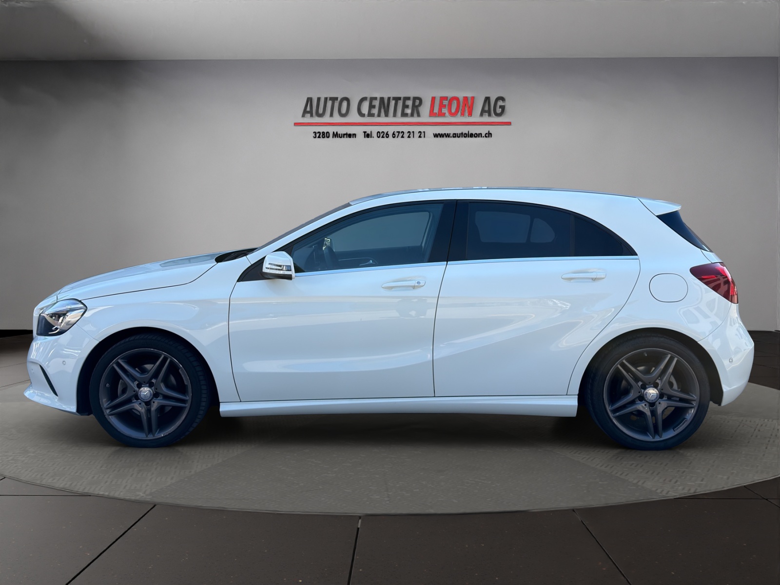MERCEDES-BENZ A 180 BlueEfficiency Edition Style-image-2