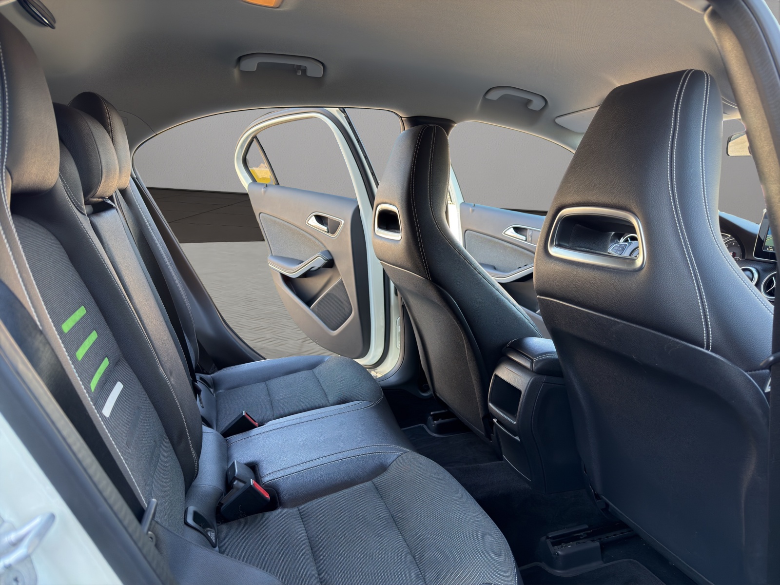 MERCEDES-BENZ A 180 BlueEfficiency Edition Style-image-16