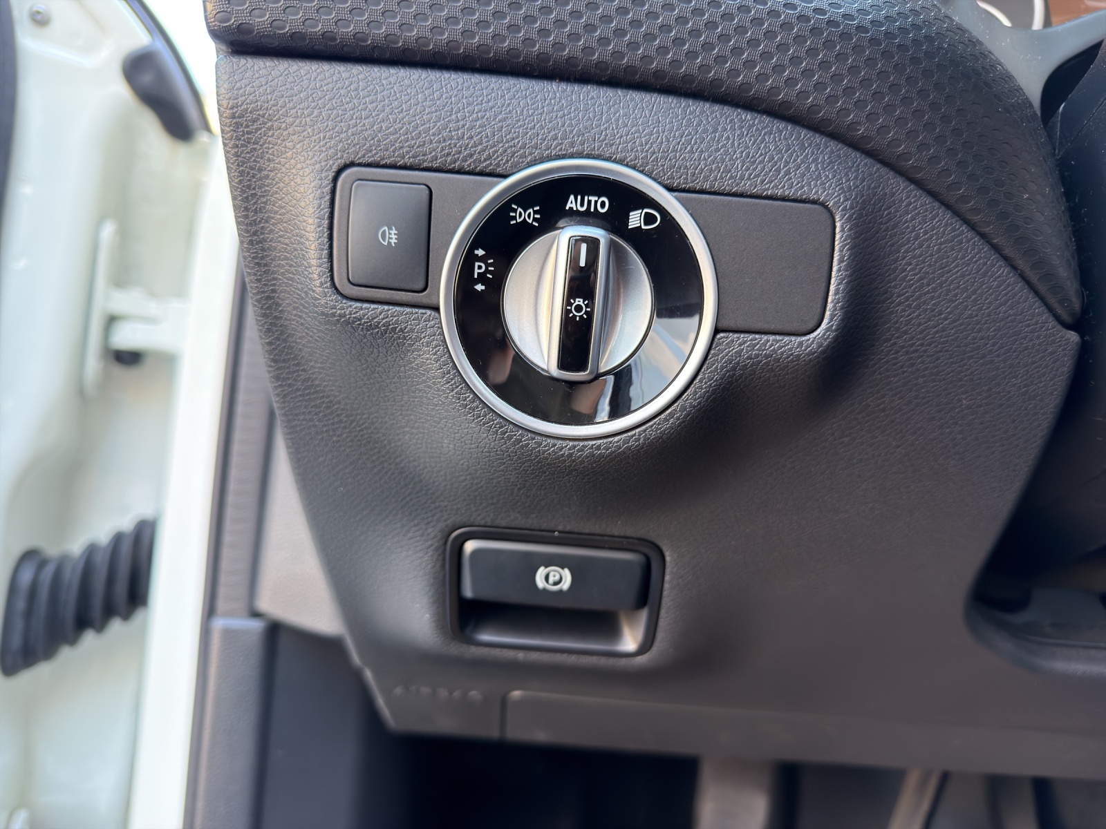 MERCEDES-BENZ A 180 BlueEfficiency Edition Style-image-12