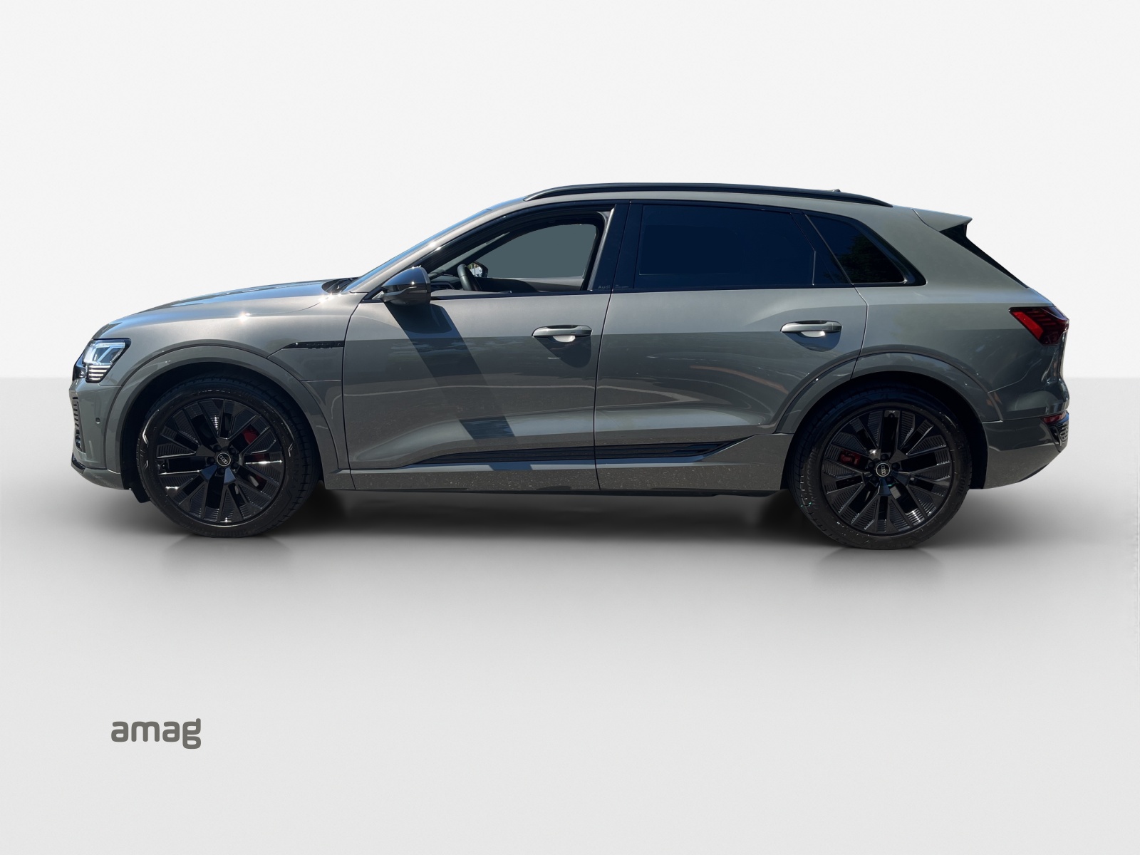 AUDI Q8 55 e-tron Black Edition quattro-image-1