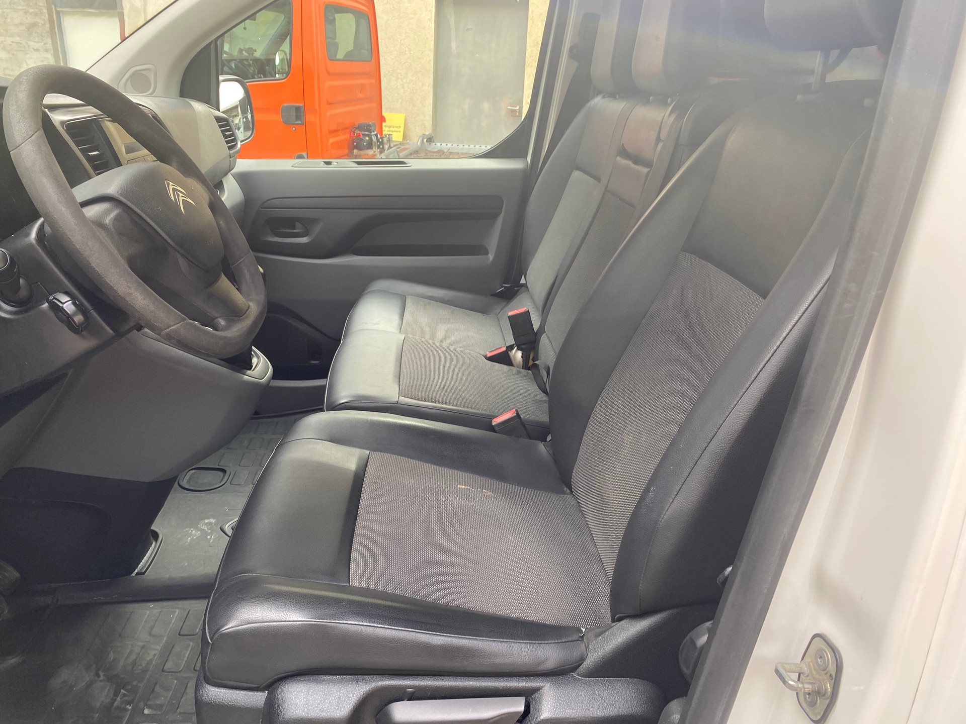 CITROEN Jumpy 1.6 BlueHDi 95 M Komfort-image-6