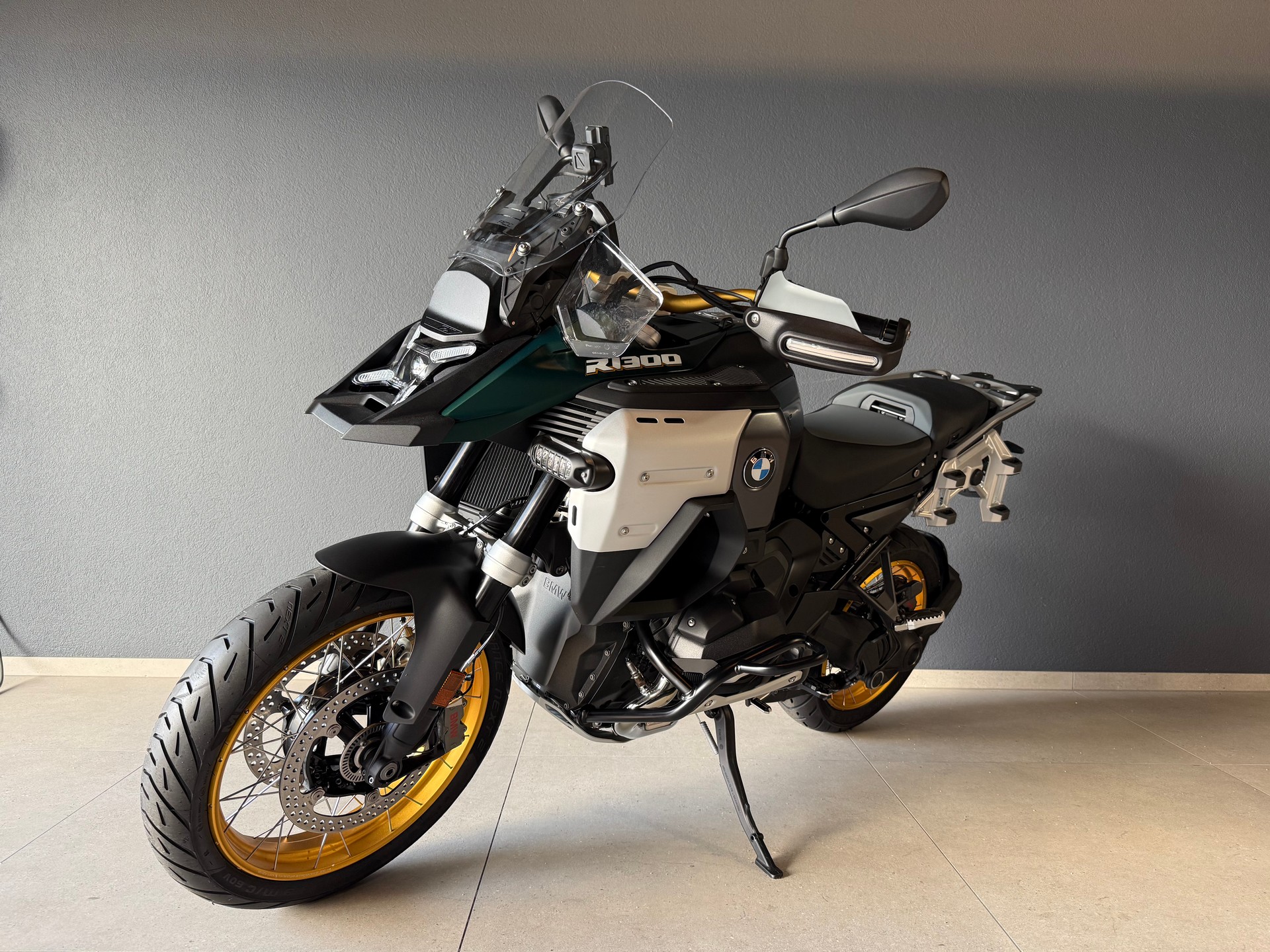 BMW R 1300 GS Adventure-showroom-element-1