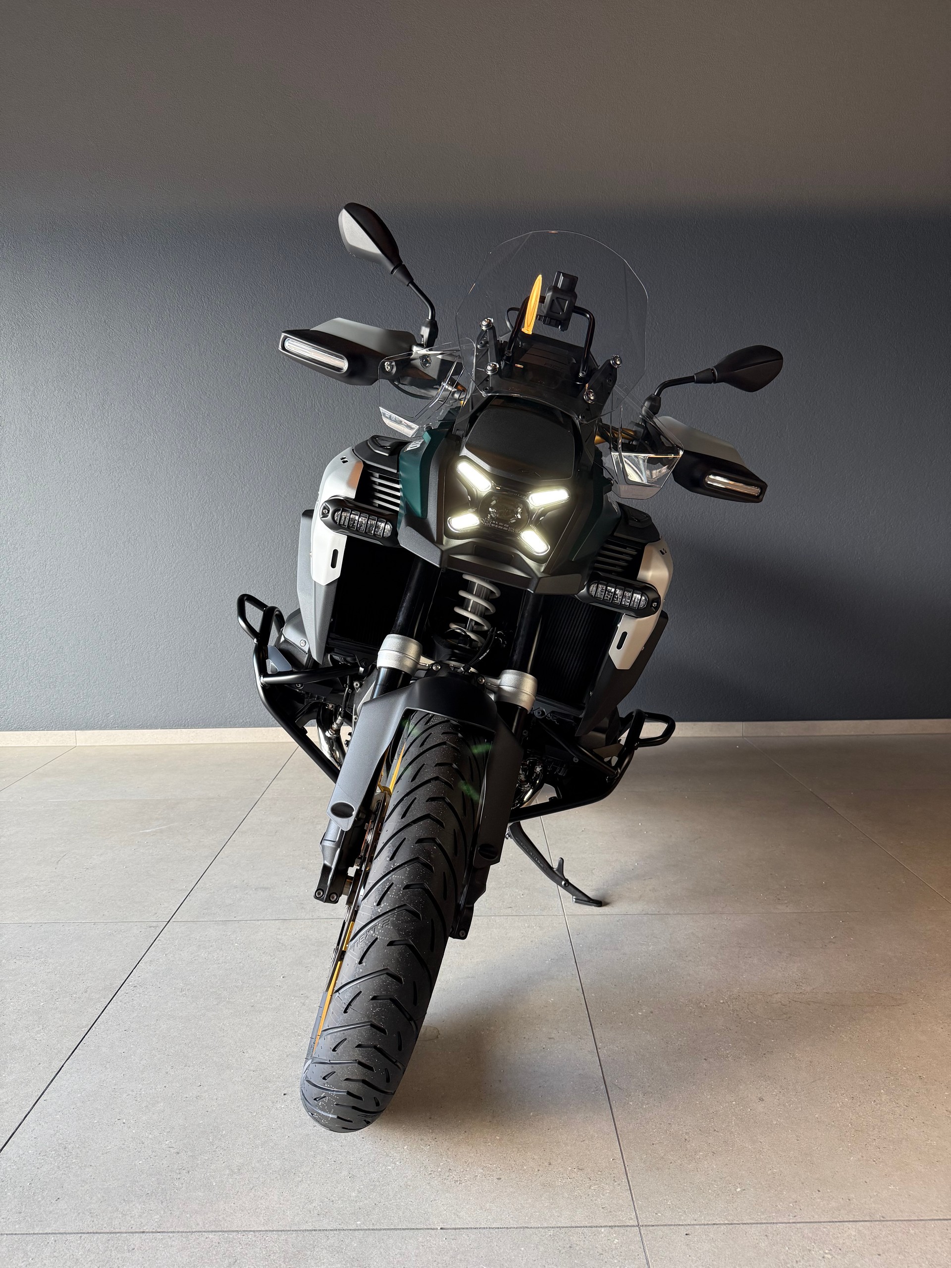 BMW R 1300 GS Adventure-showroom-element-2