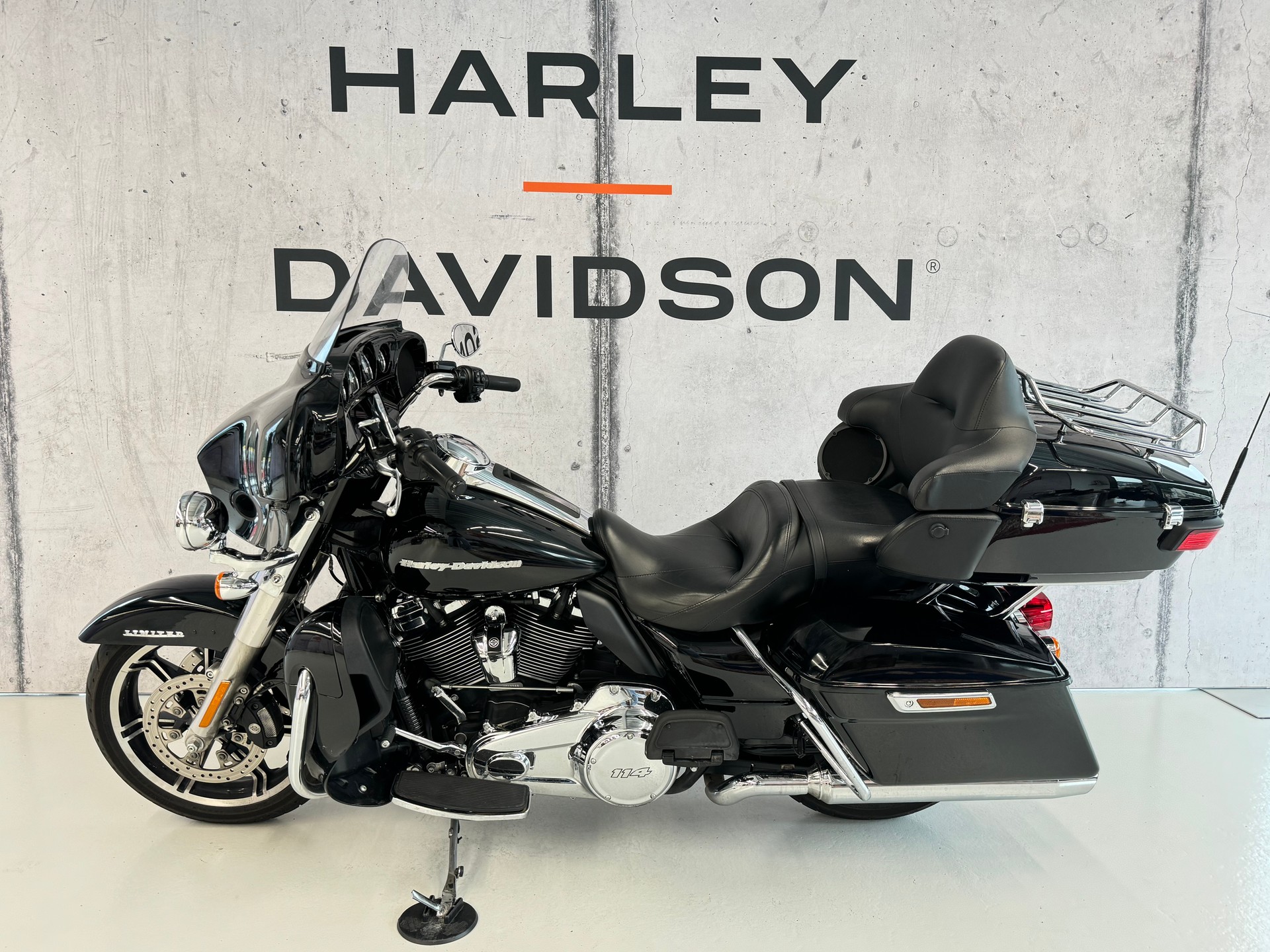 HARLEY-DAVIDSON FLHTK Electra Glide Ultra Limited 114-showroom-element-3