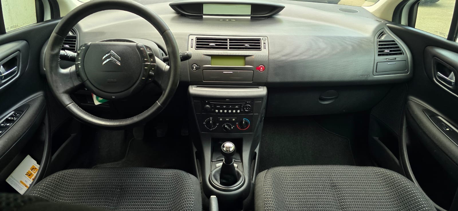 CITROEN C4 Berline 1.6i 16V VTR (Pack)-image-8