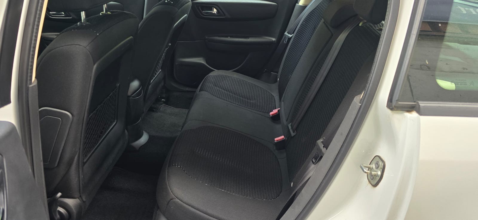 CITROEN C4 Berline 1.6i 16V VTR (Pack)-image-6