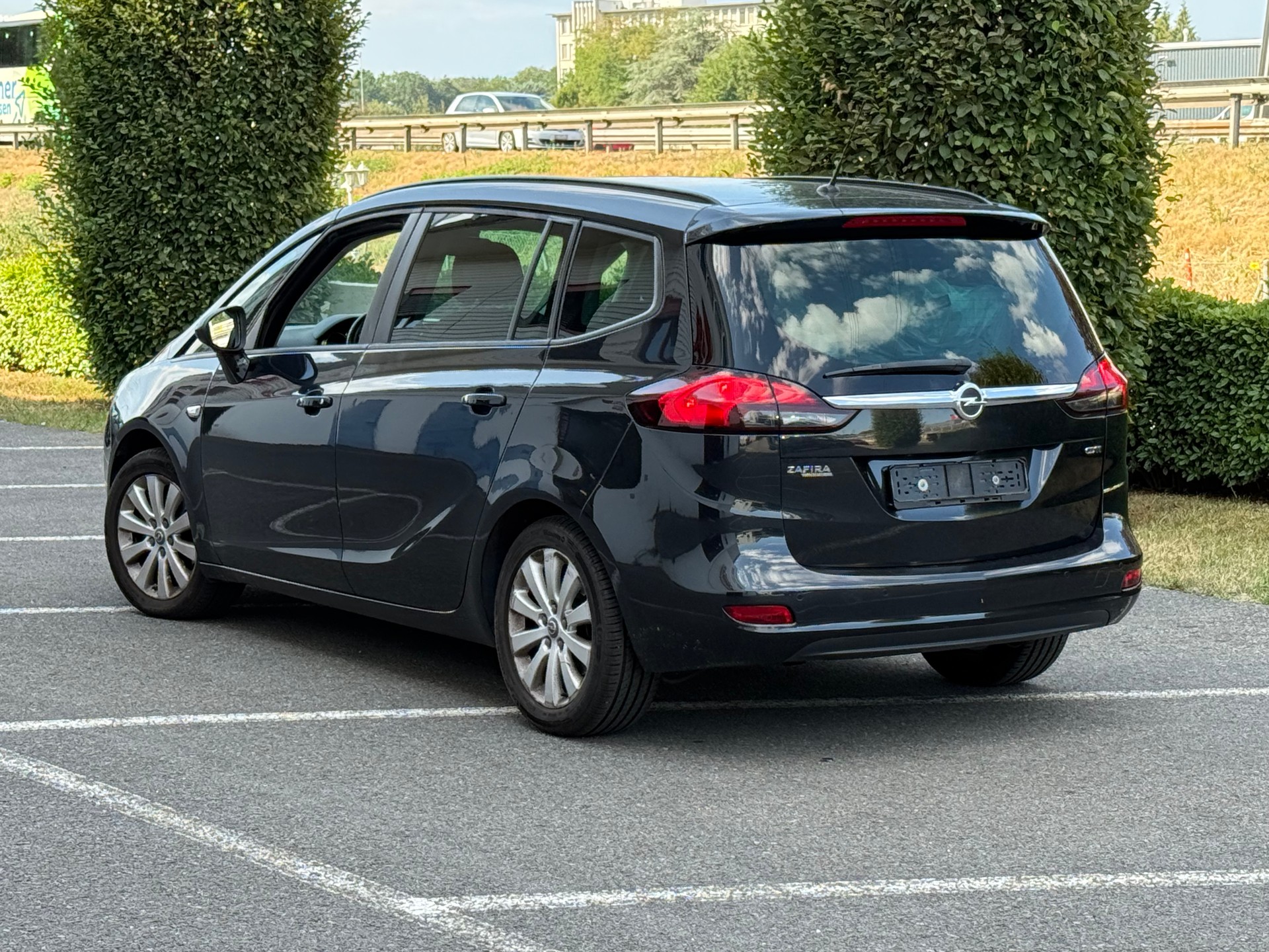 OPEL Zafira Tourer 2.0 CDTi Enjoy-image-5