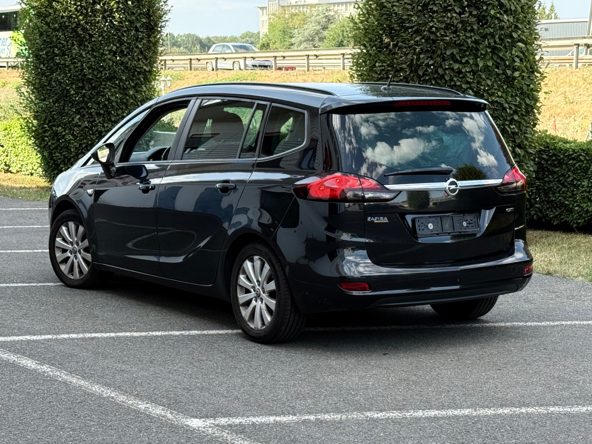 OPEL Zafira Tourer 2.0 CDTi Enjoy-image-8