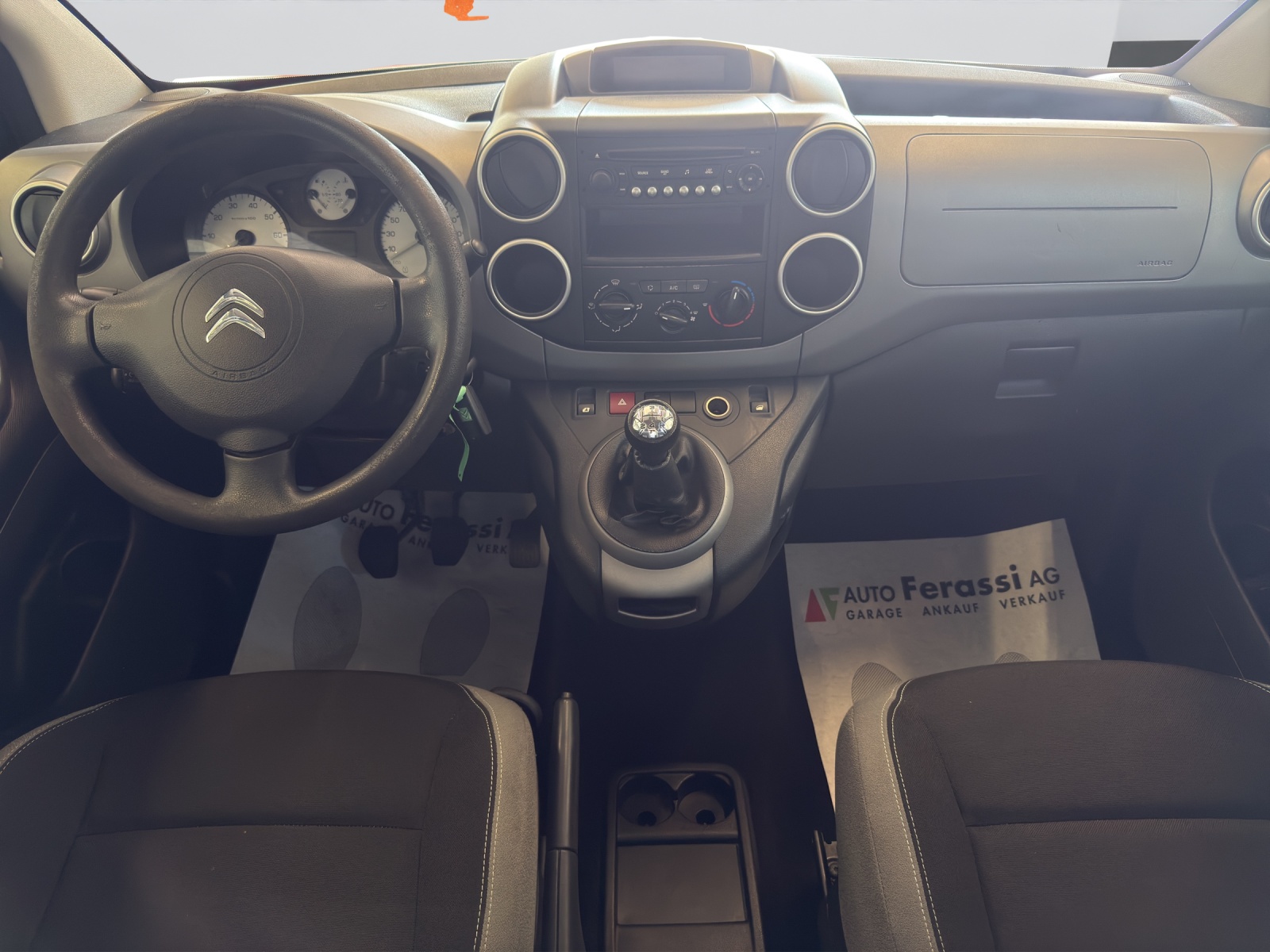 CITROEN Berlingo 1.2i Feel-image-11