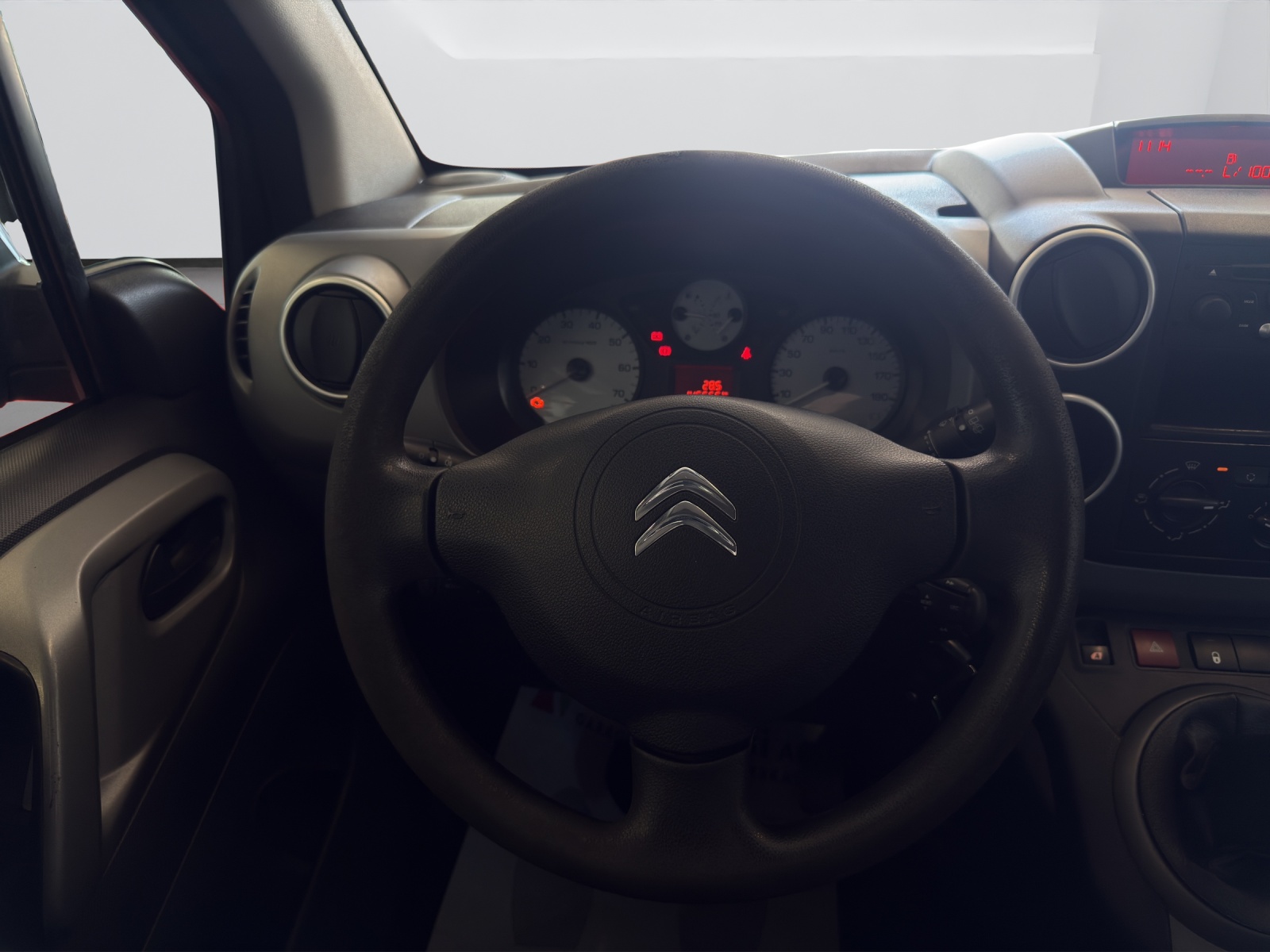 CITROEN Berlingo 1.2i Feel-image-13