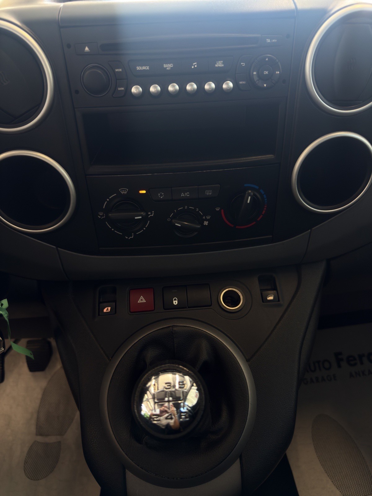 CITROEN Berlingo 1.2i Feel-image-19