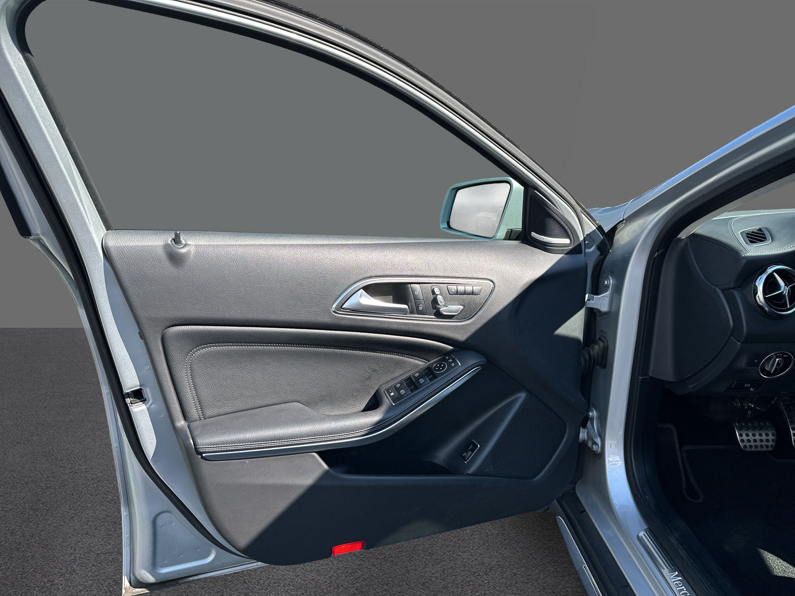 MERCEDES-BENZ GLA 250 AMG Line 4Matic-image-11