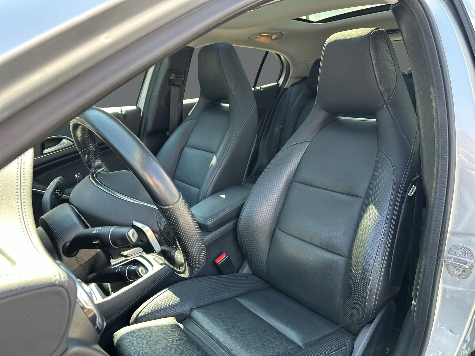 MERCEDES-BENZ GLA 250 AMG Line 4Matic-image-8