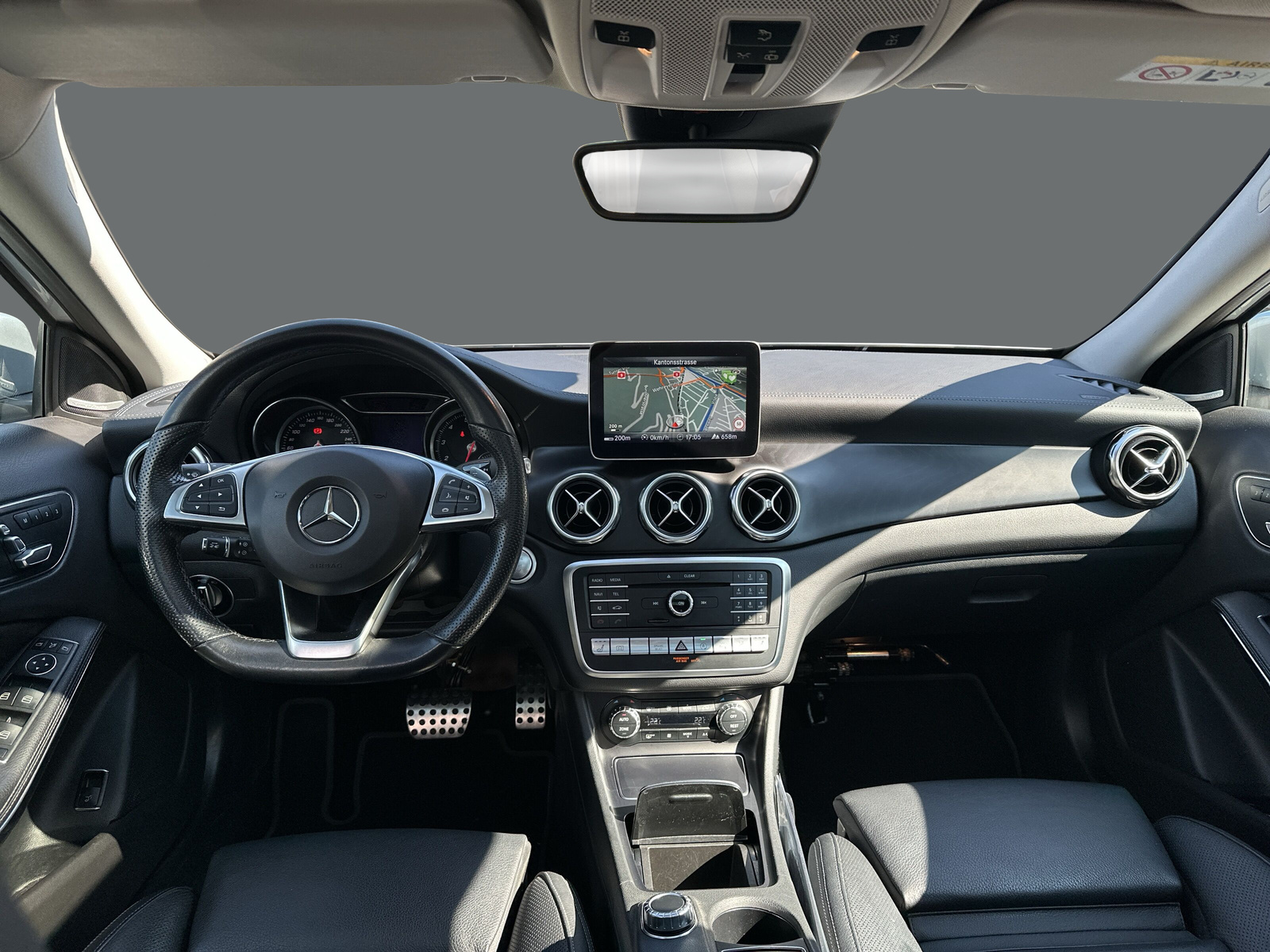 MERCEDES-BENZ GLA 250 AMG Line 4Matic-image-12