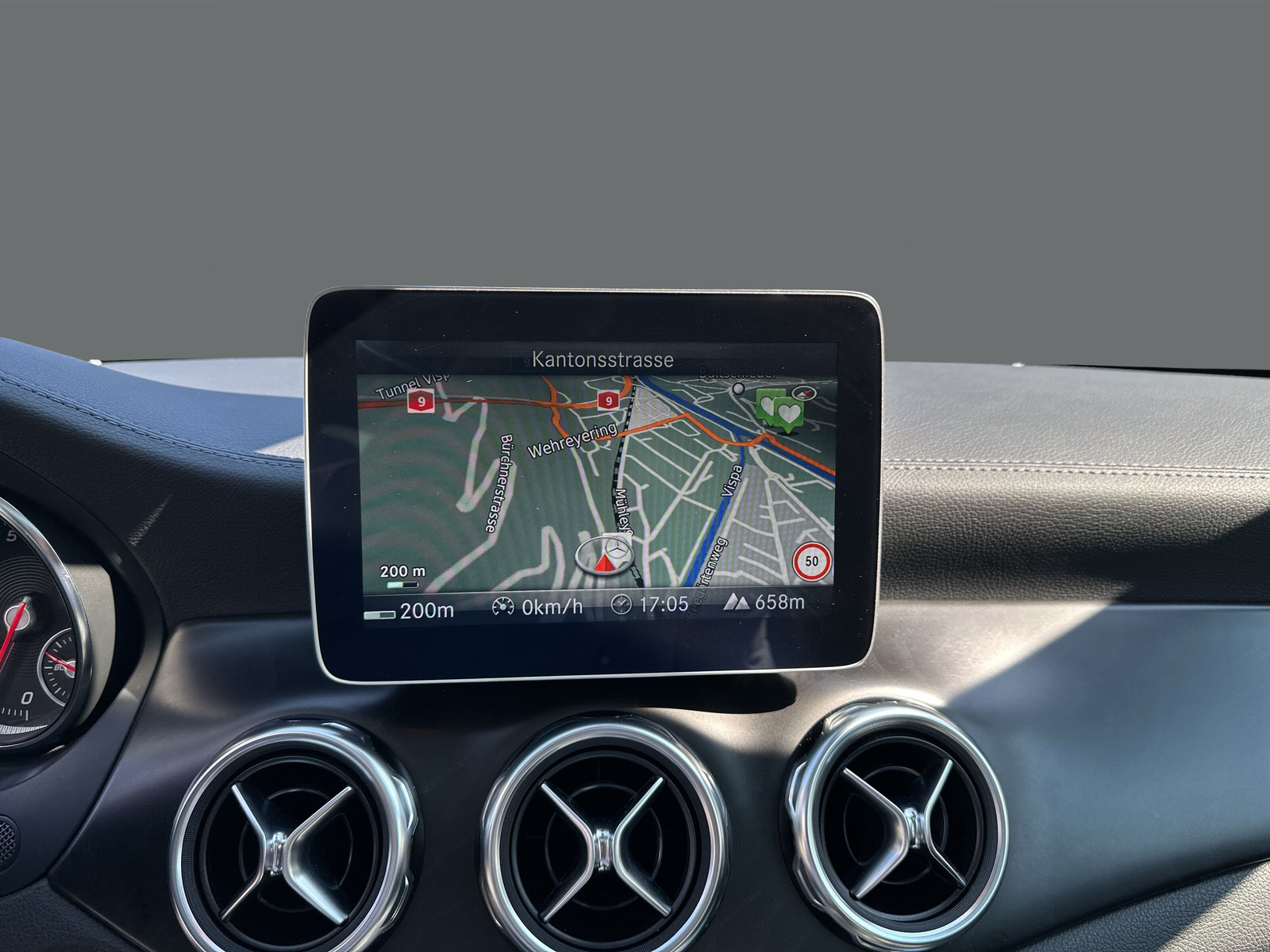 MERCEDES-BENZ GLA 250 AMG Line 4Matic-image-15
