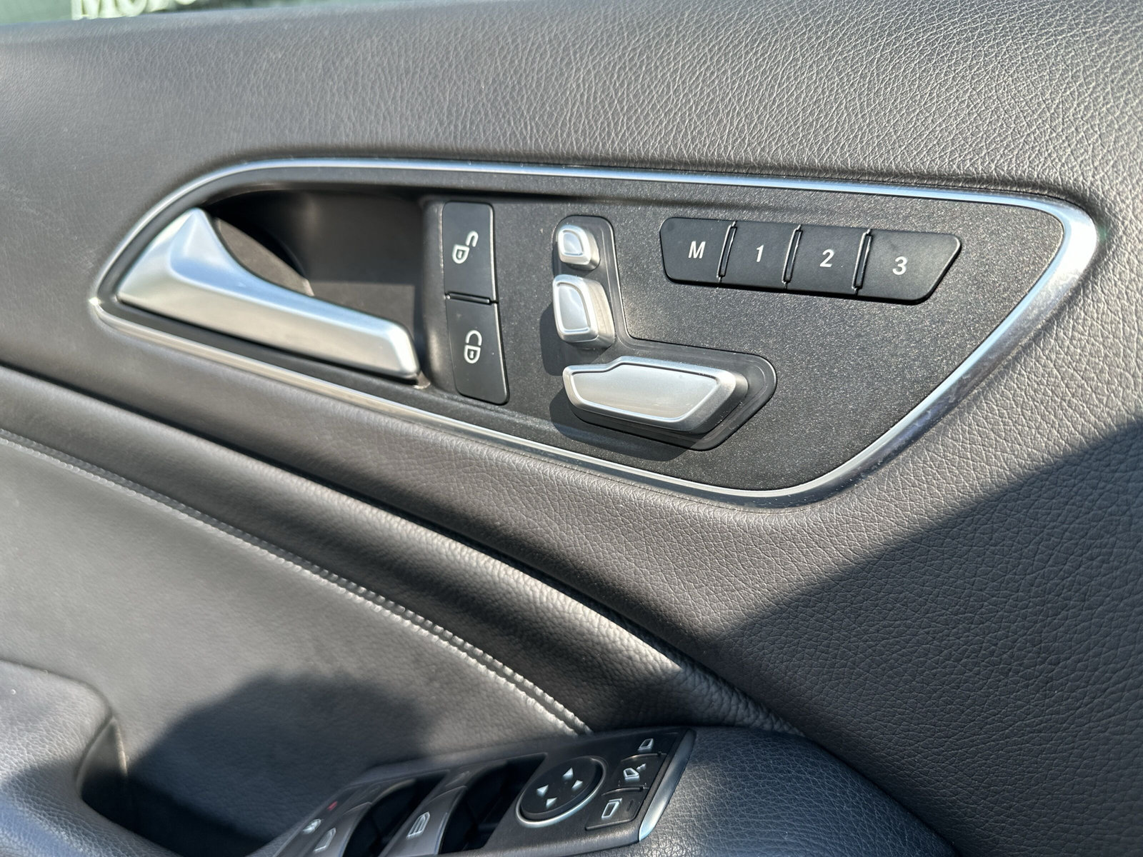 MERCEDES-BENZ GLA 250 AMG Line 4Matic-image-25