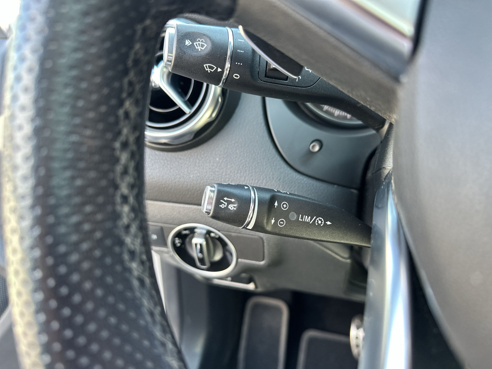 MERCEDES-BENZ GLA 250 AMG Line 4Matic-image-24