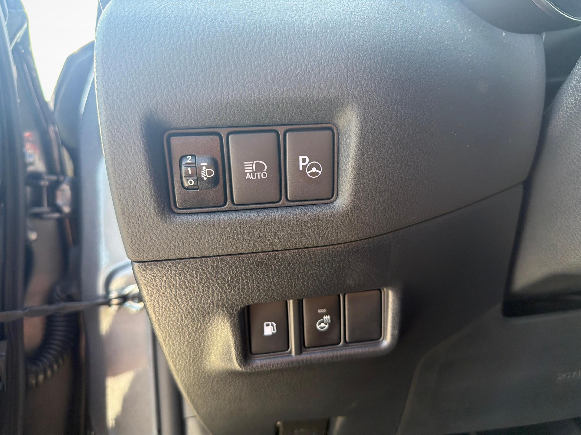 TOYOTA C-HR 1.8 VVTi HSD Trend-image-13