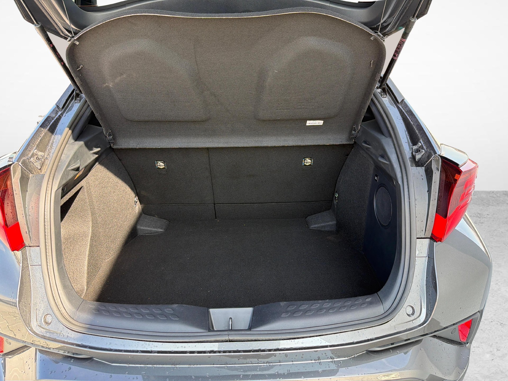 TOYOTA C-HR 1.8 VVTi HSD Trend-image-14