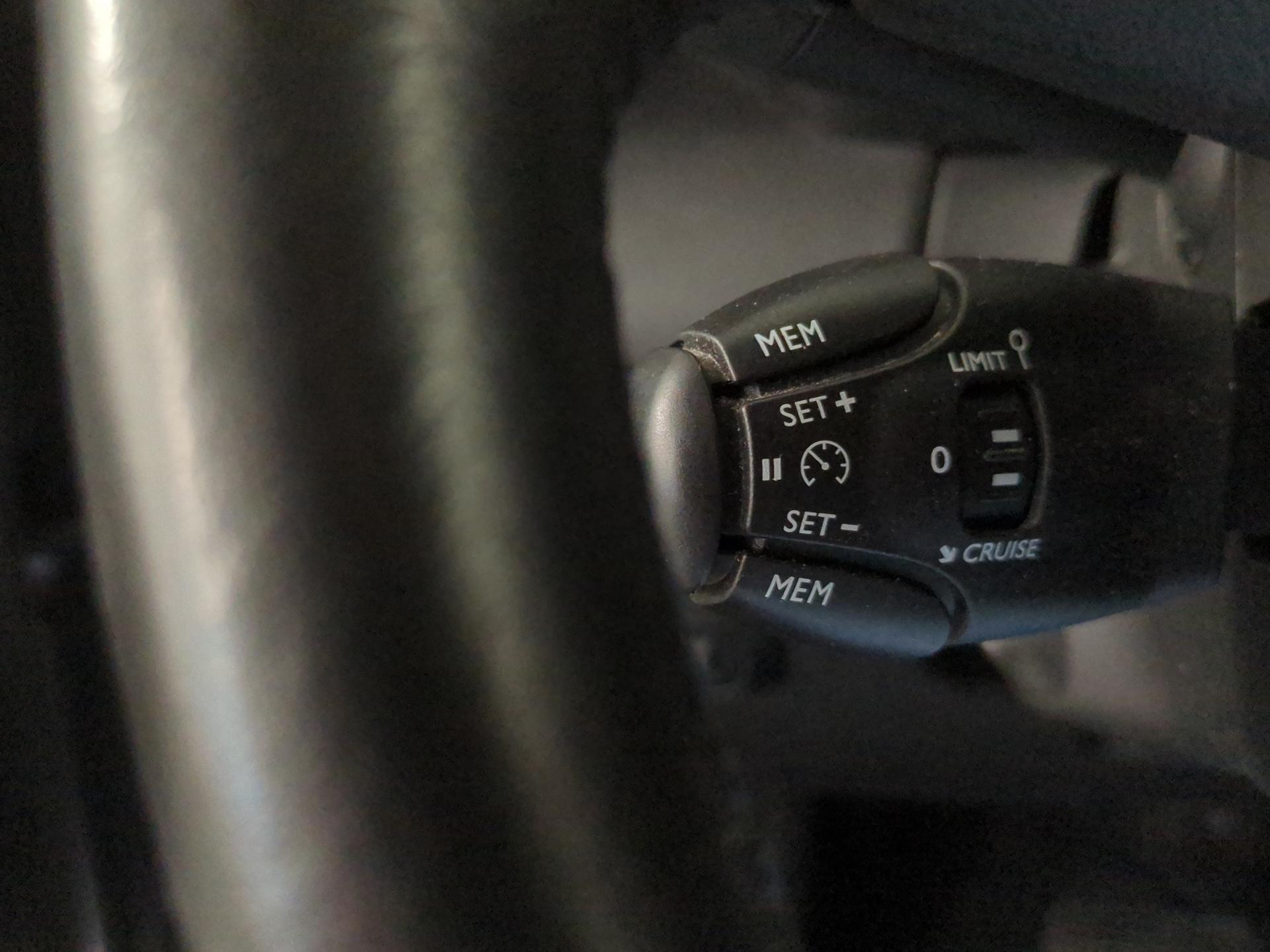 CITROEN C3 Aircross 1.2i PureTech Shine EAT-image-21